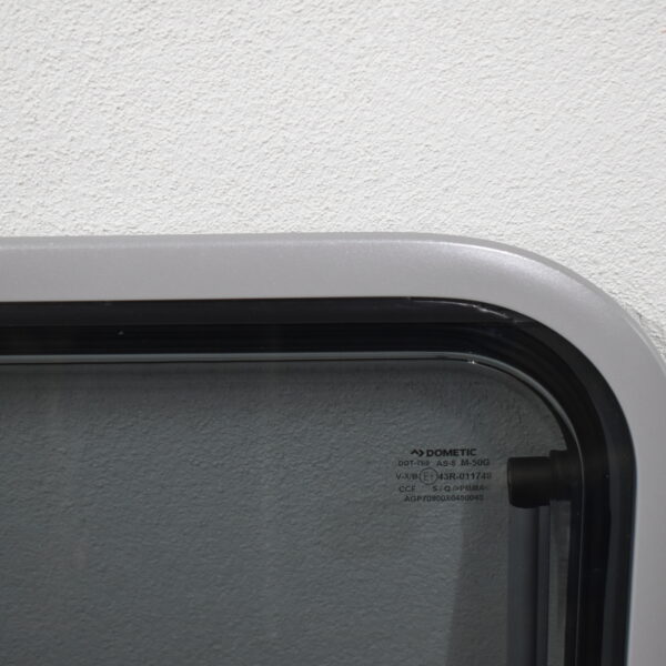 Dometic Ausstellfenster 900x450mm; hell grau