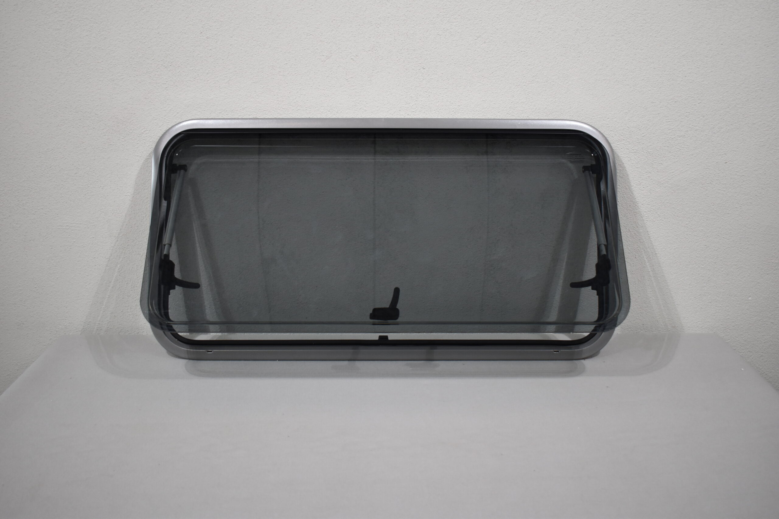 Dometic Ausstellfenster 900x450mm; hell grau