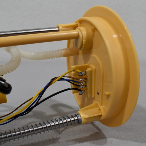 Hella Kraftstoffpumpeneinheit Typ: 8TF 358.106-051