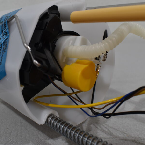 Hella Kraftstoffpumpeneinheit Typ: 8TF 358.106-051