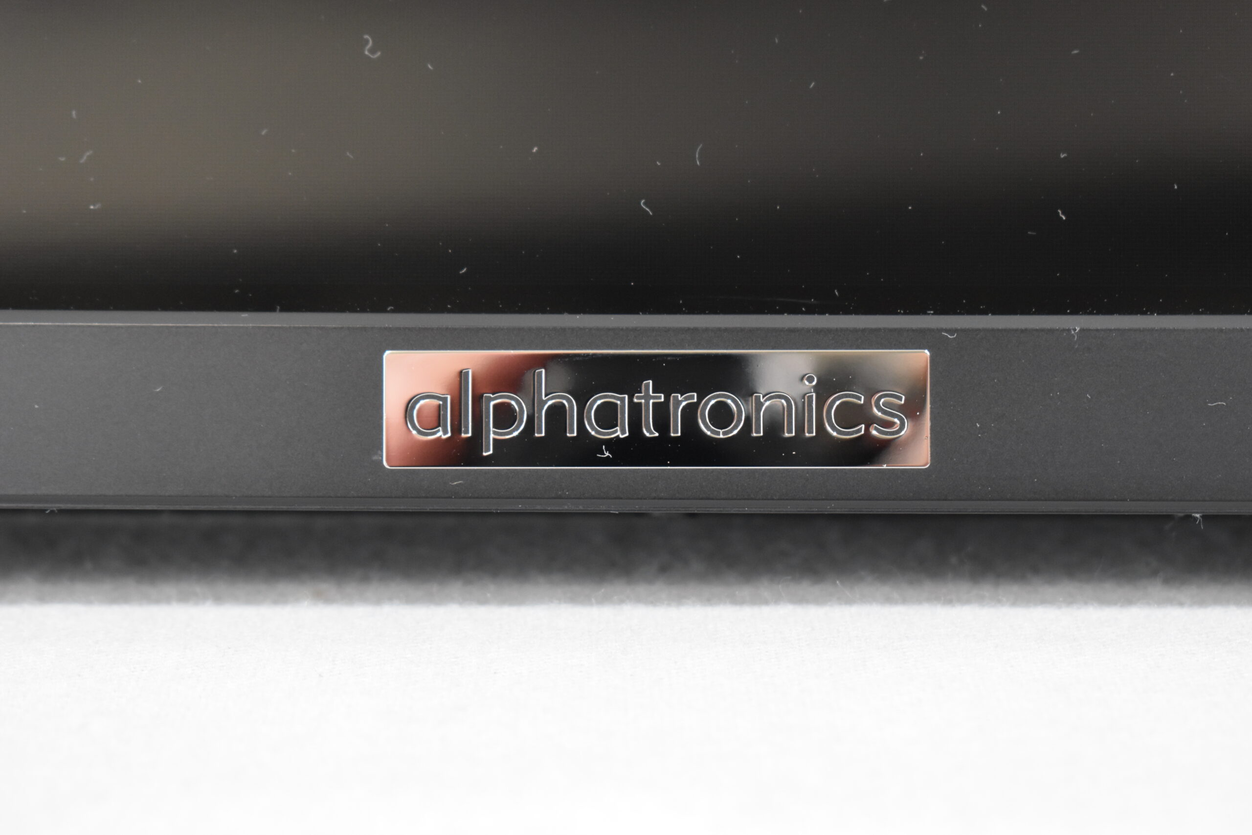 Alphatronics S-Linie TV; 32 Zoll