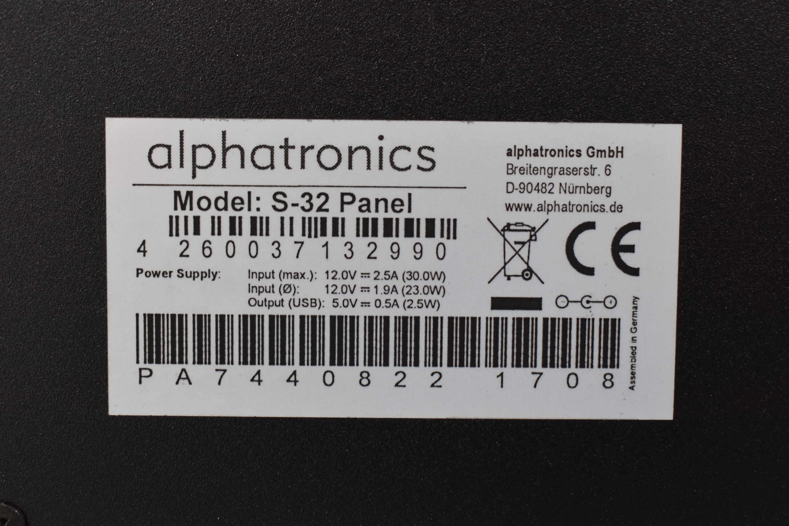 Alphatronics S-Linie TV; 32 Zoll