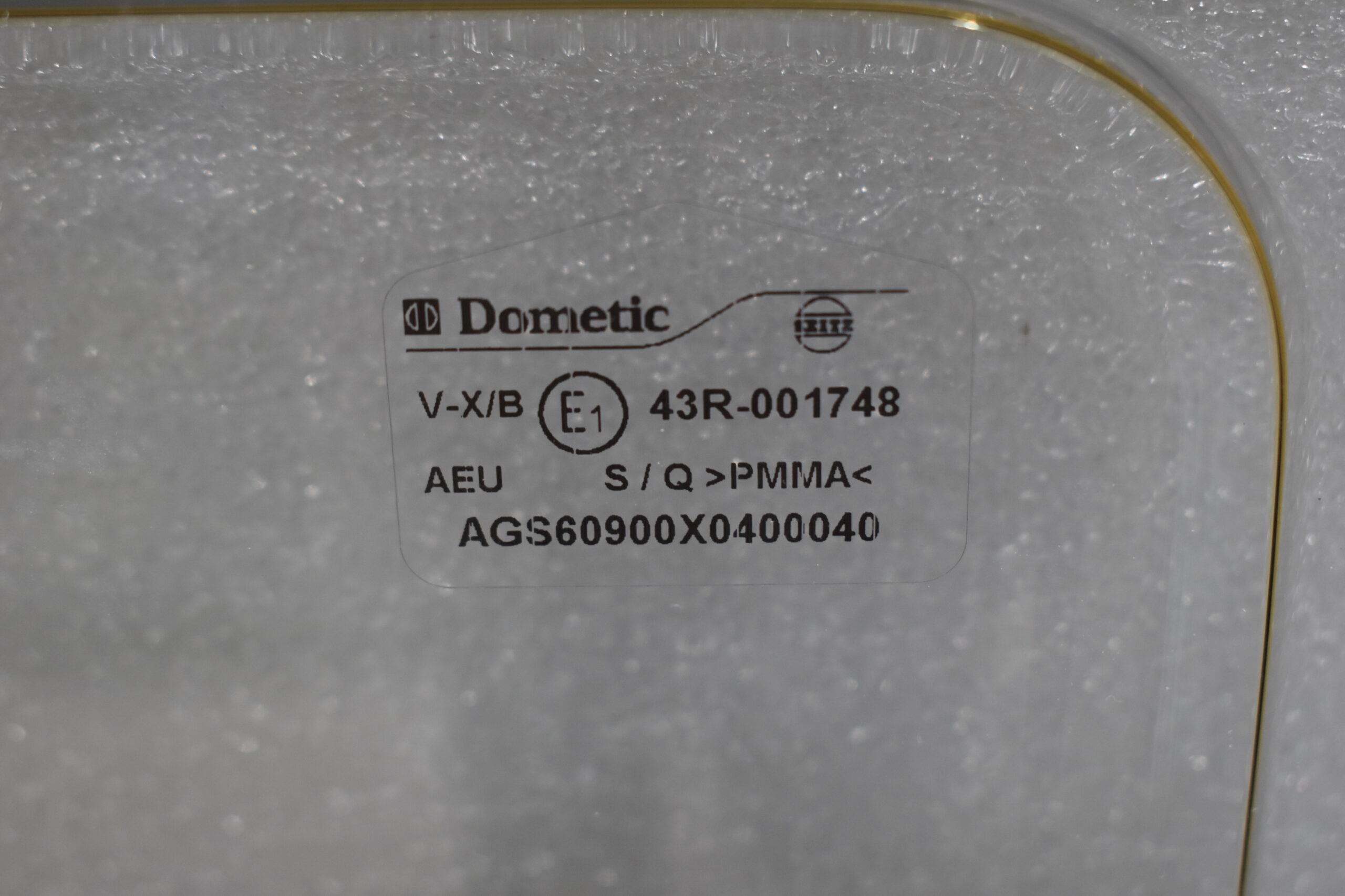 Dometic Ausstellscheibe 900x400mm