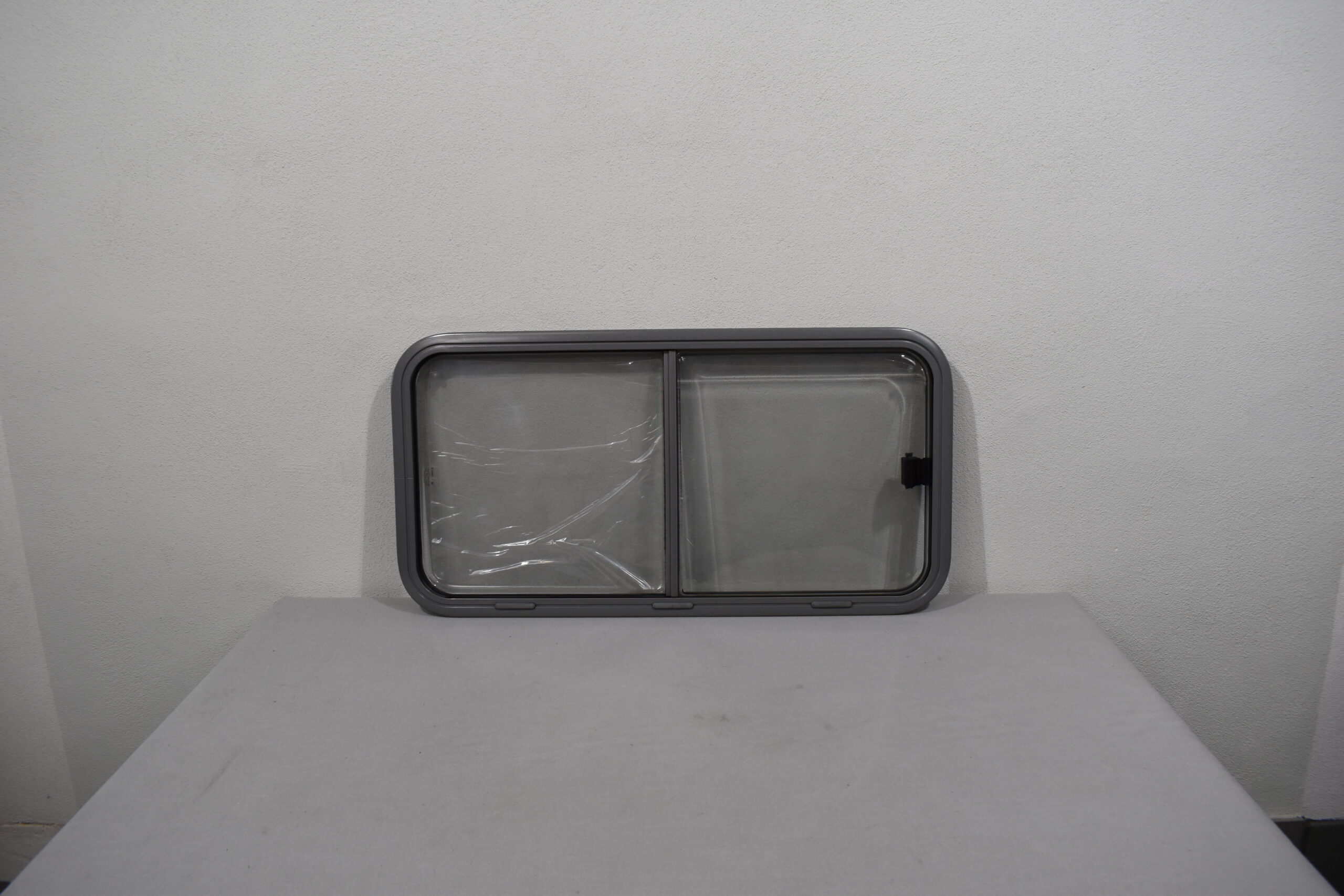 Dometic Schiebefenster 900x450mm;grau