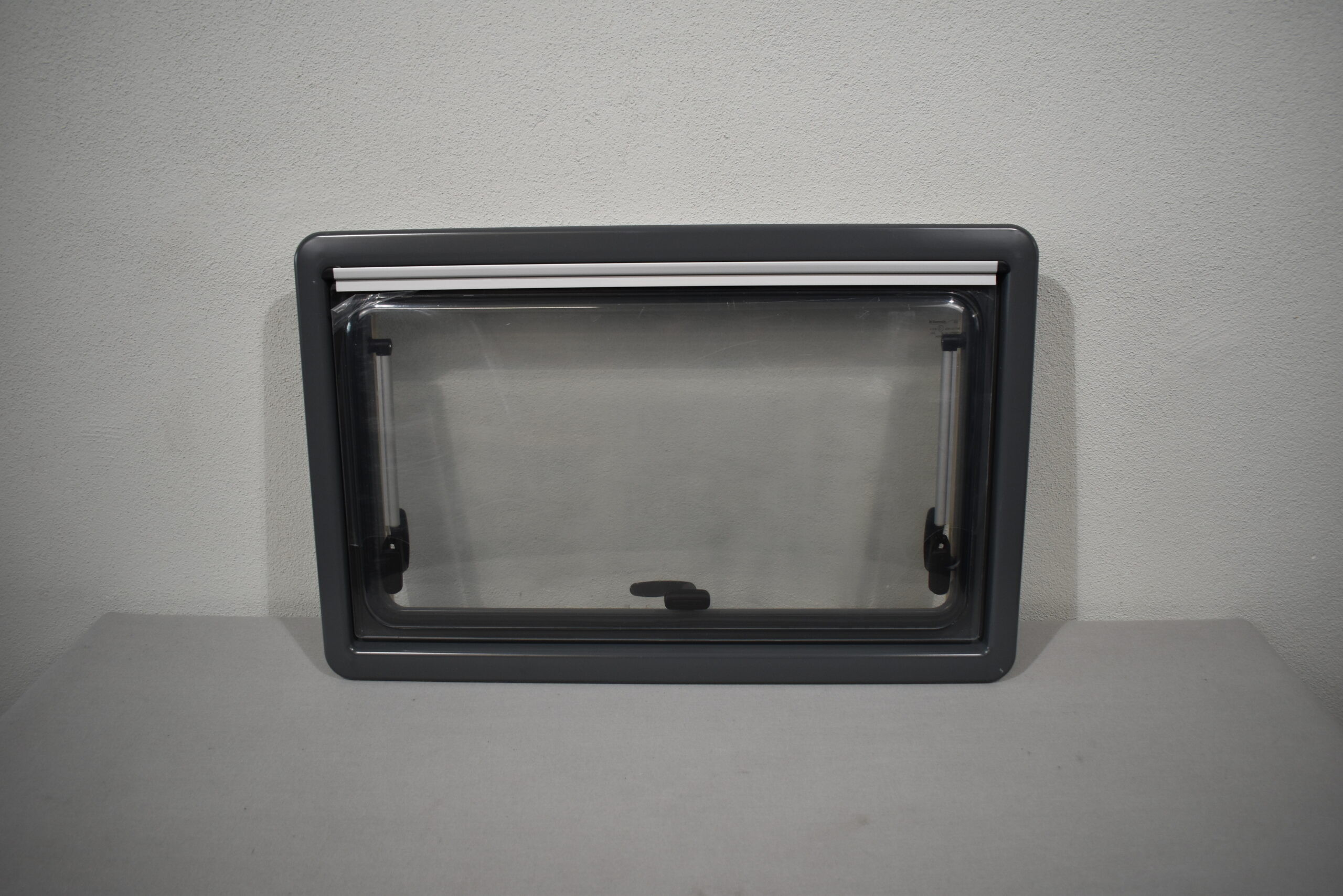 Dometic S4 Ausstellfenster 700x450mm; dunkel grau