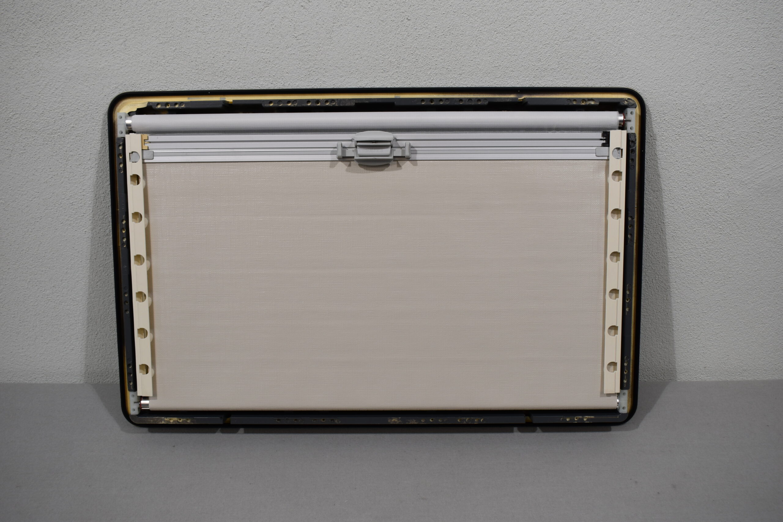 Dometic S4 Ausstellfenster 700x450mm; dunkel grau