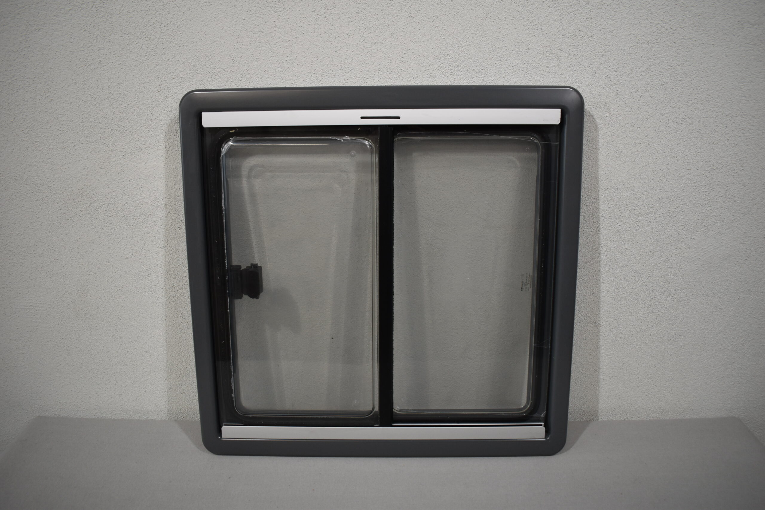 Dometic Schiebefenster 600x600mm; dunkel grau