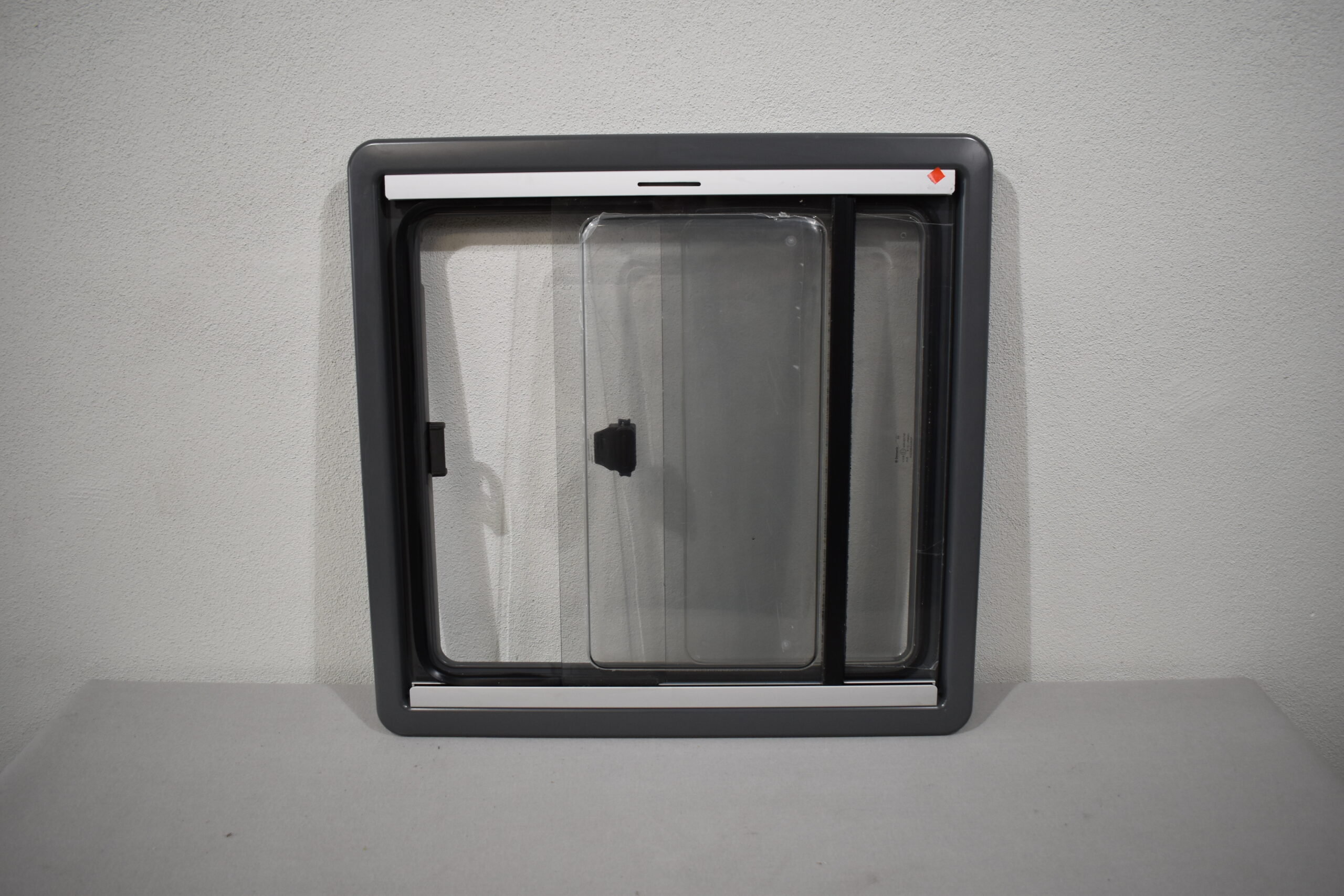 Dometic Schiebefenster 600x600mm; dunkel grau