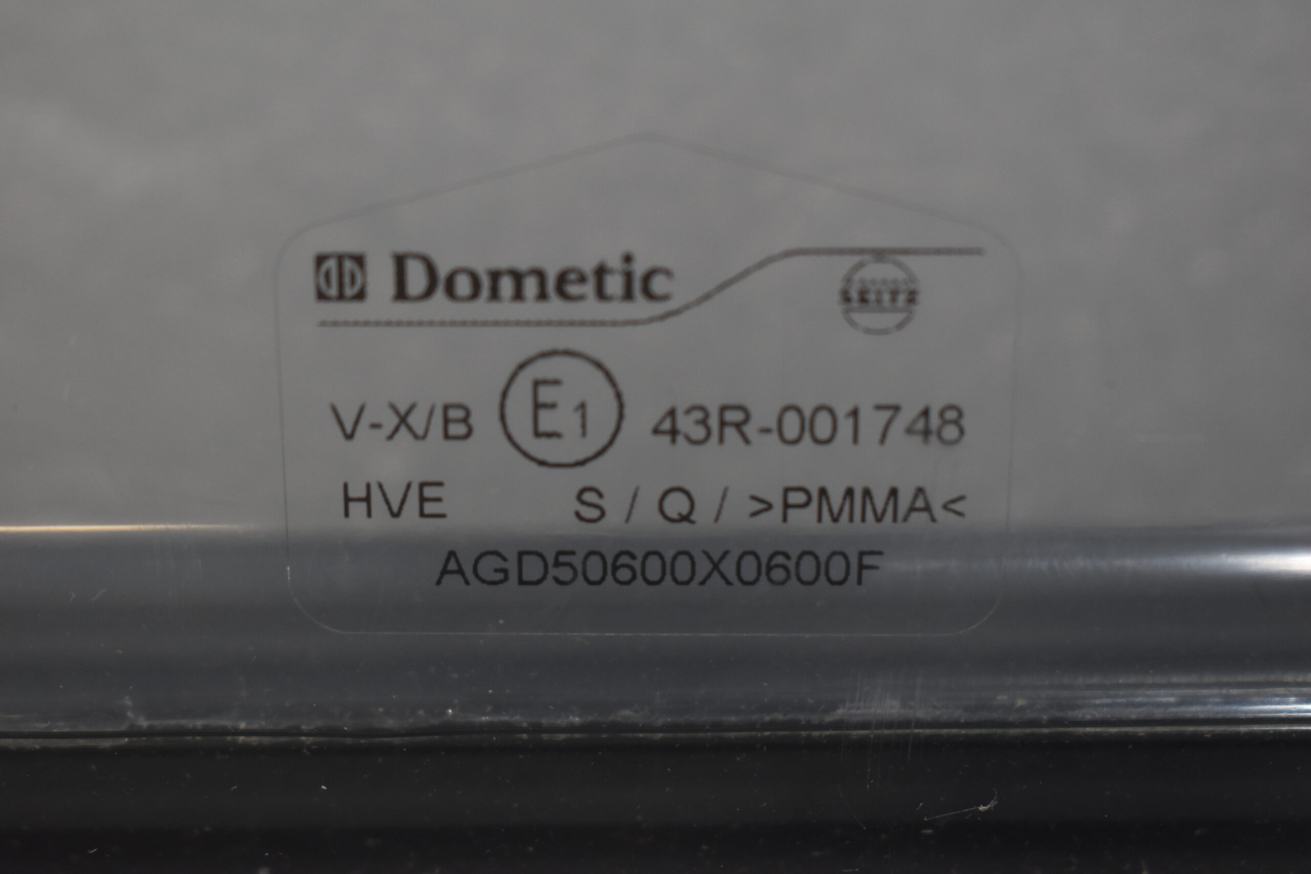 Dometic Schiebefenster 600x600mm; dunkel grau