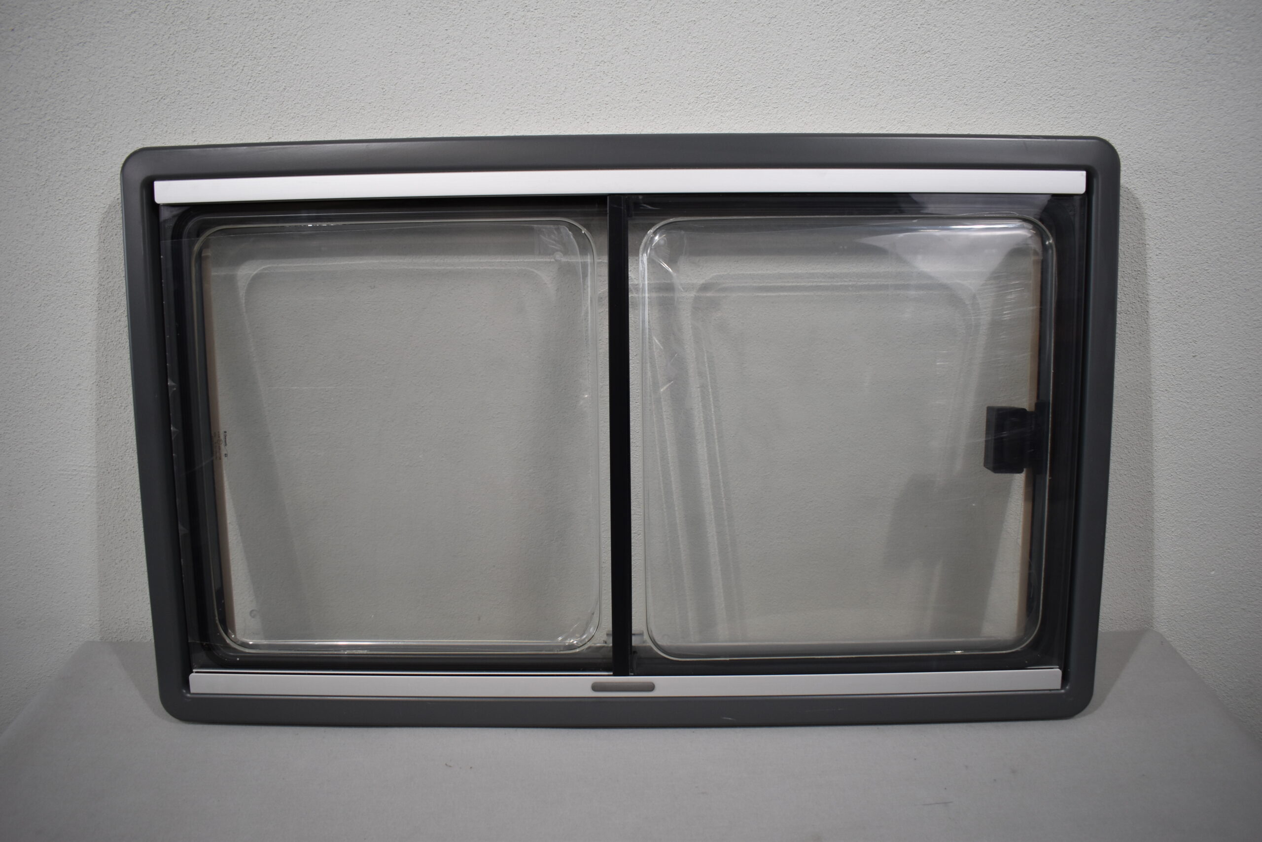 Dometic Schiebefenster 1000x600mm; dunkel grau