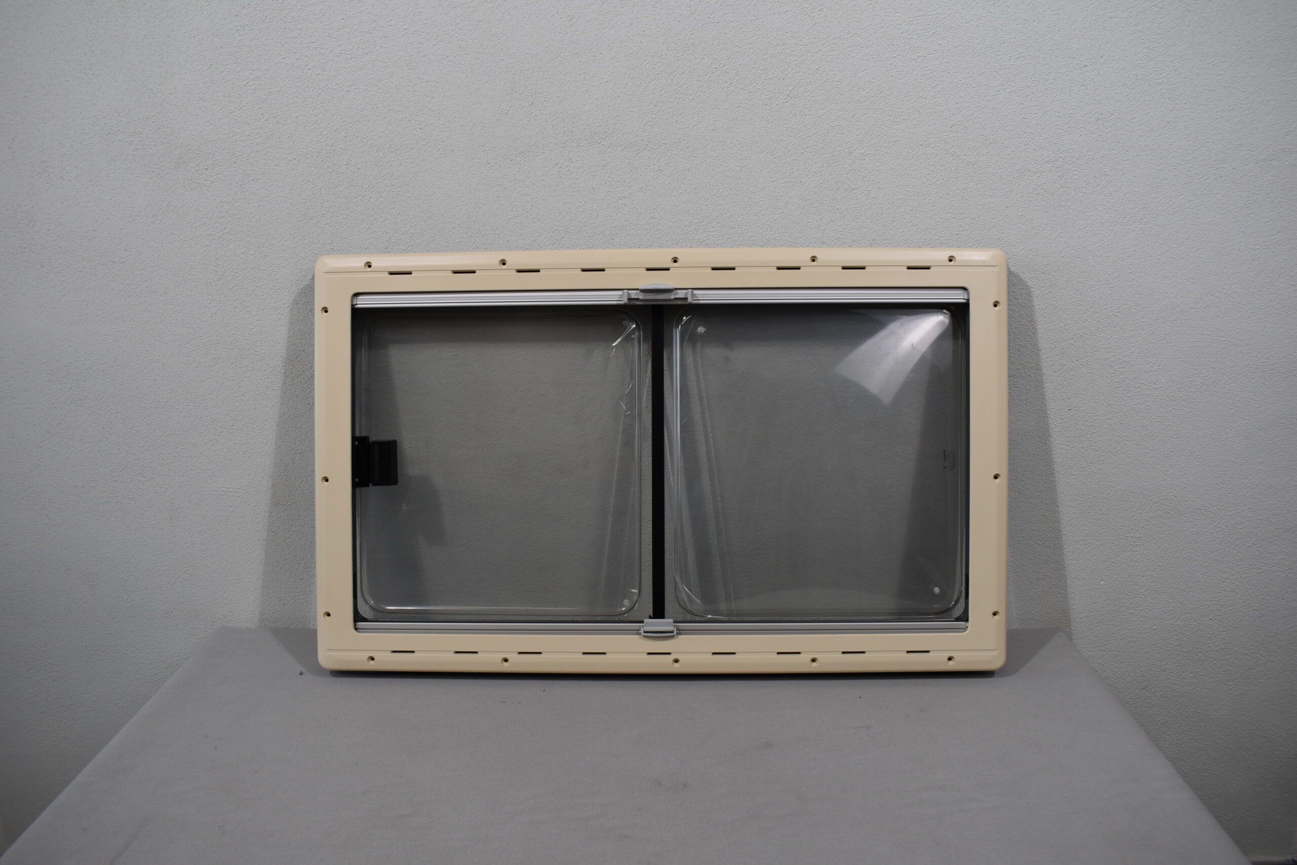 Dometic Schiebefenster 1000x600mm; dunkel grau