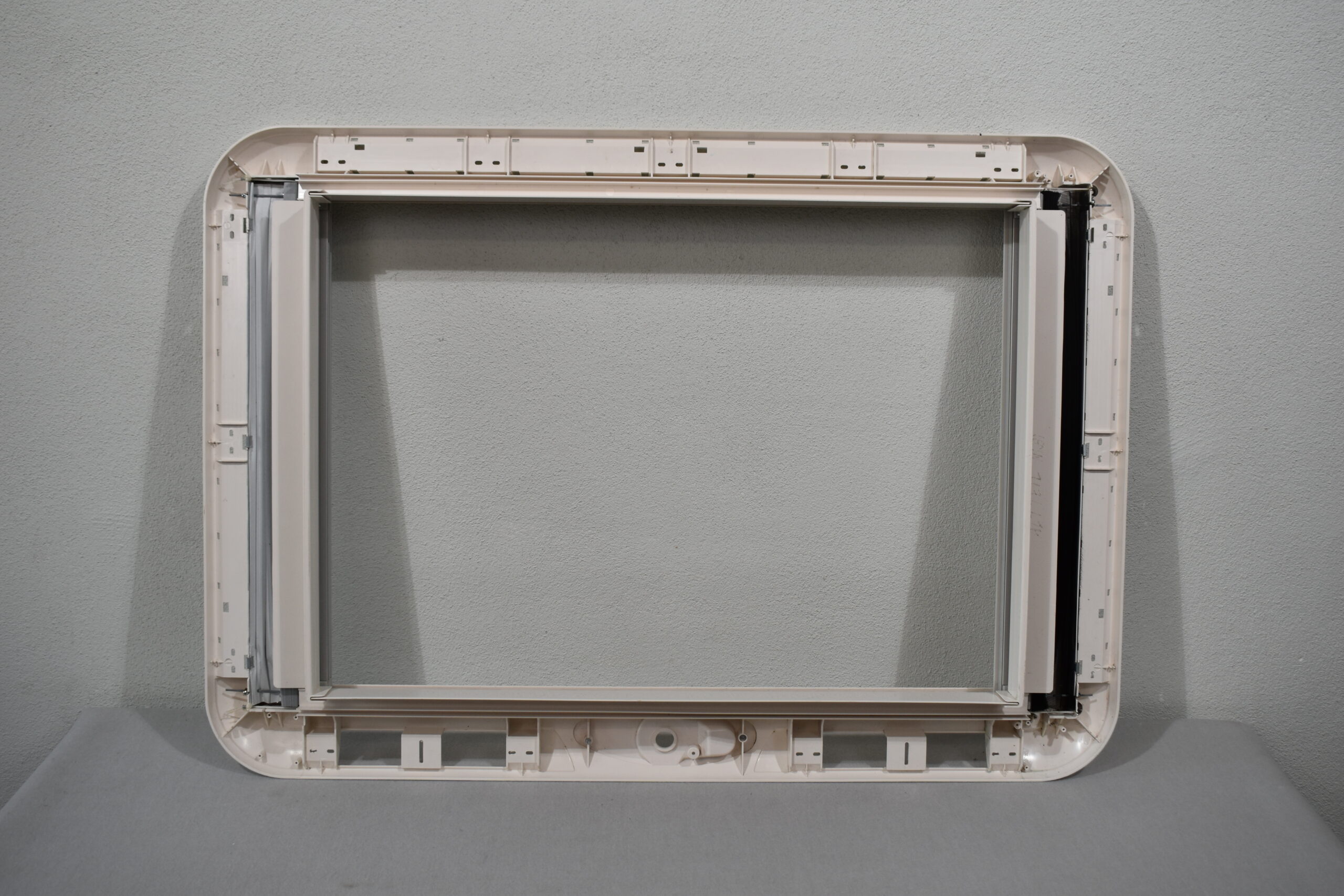 Dometic Innenrahmen Heki 2/3 für Dachhaube