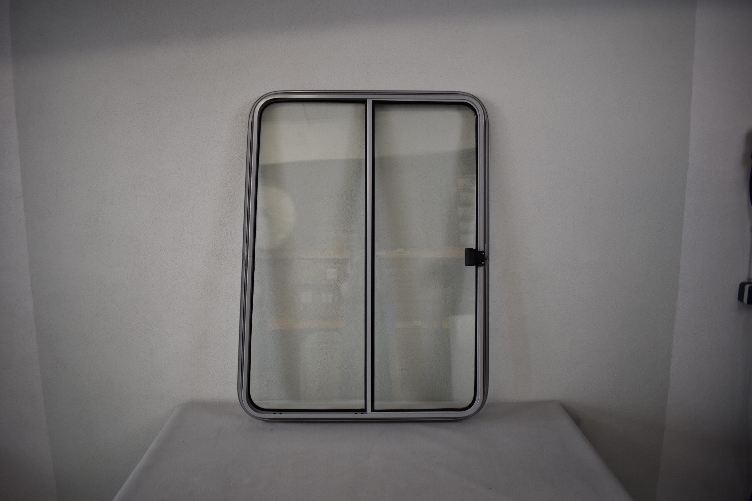 Niesmann und Bischoff Mekuwa Echtglas Schiebefenster 800x1115mm; grau