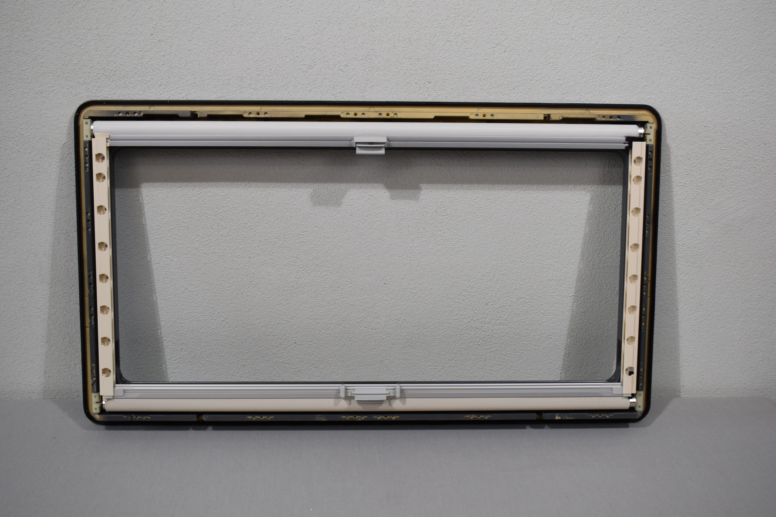 Seitz S4 Aussenrahmen ohne Scheibe; 900x500