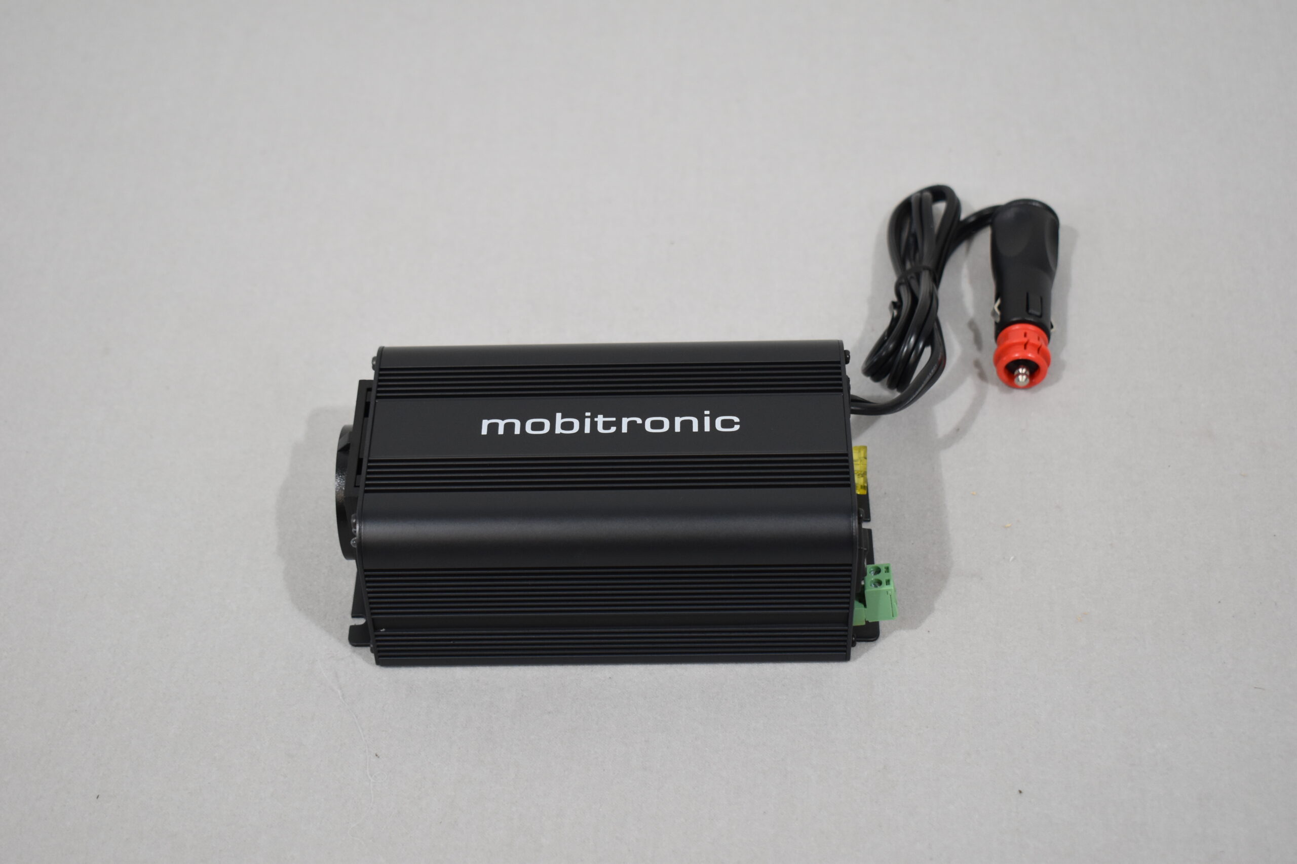Mobiltronic MI-150-012 Wechselrichter / Inverter – Bild 2
