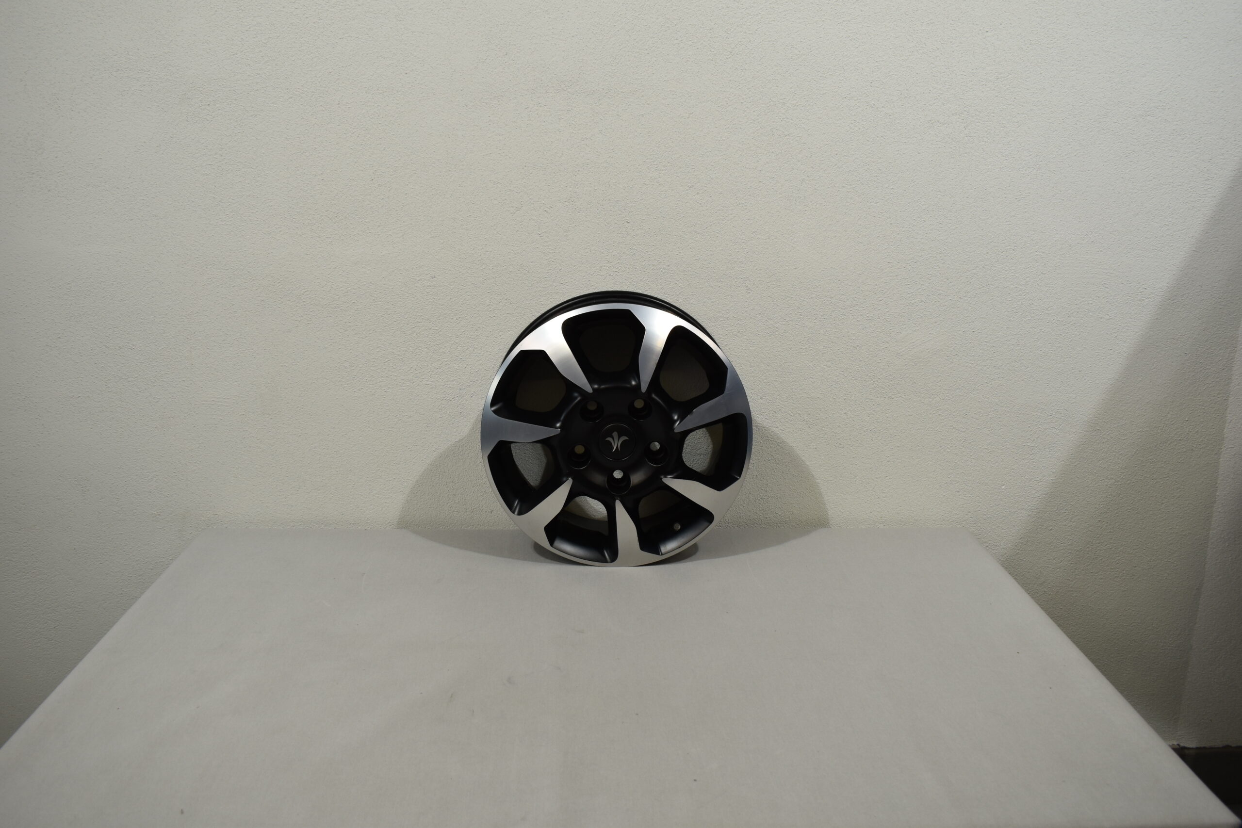 Goldschmitt Felge Niesmann und Bischoff Emblem Nabendeckel