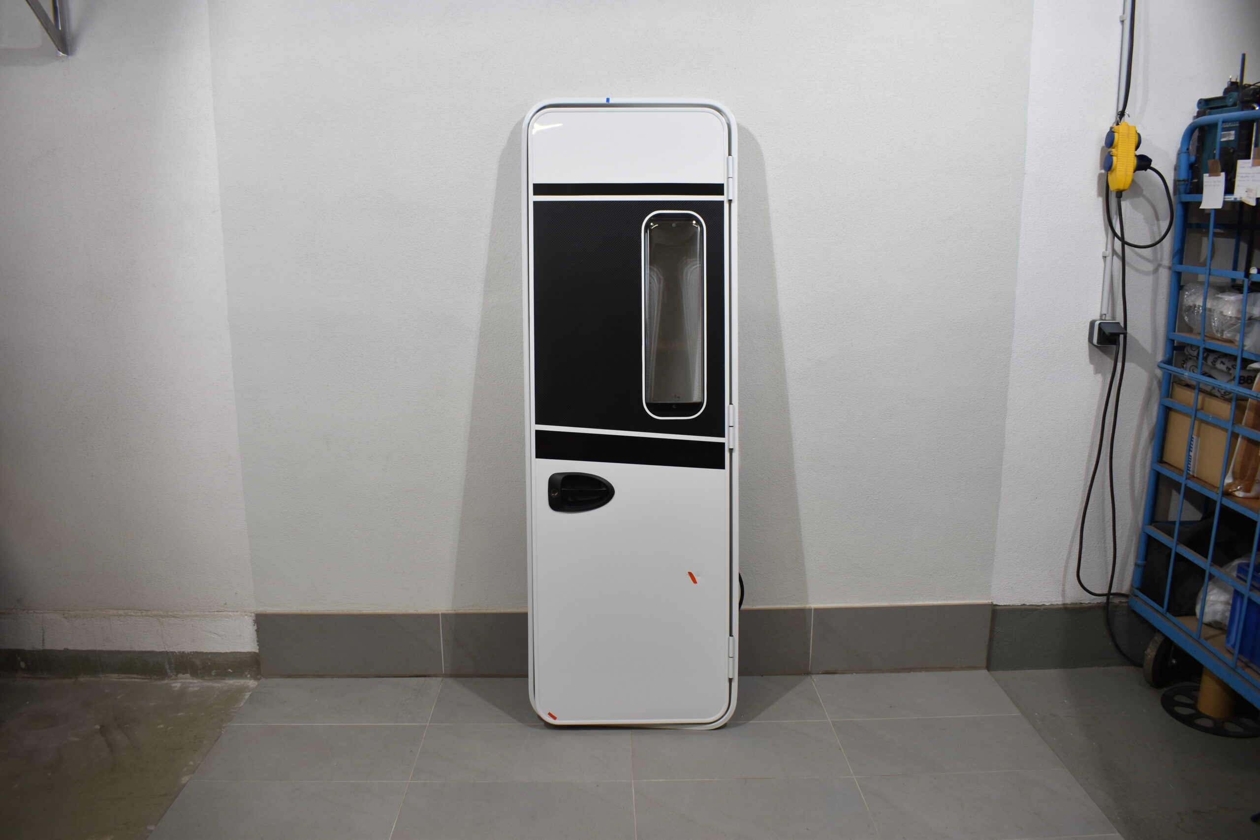 Arto Aufbautür 1810x600 mit Rahmen; weiß/schwarz