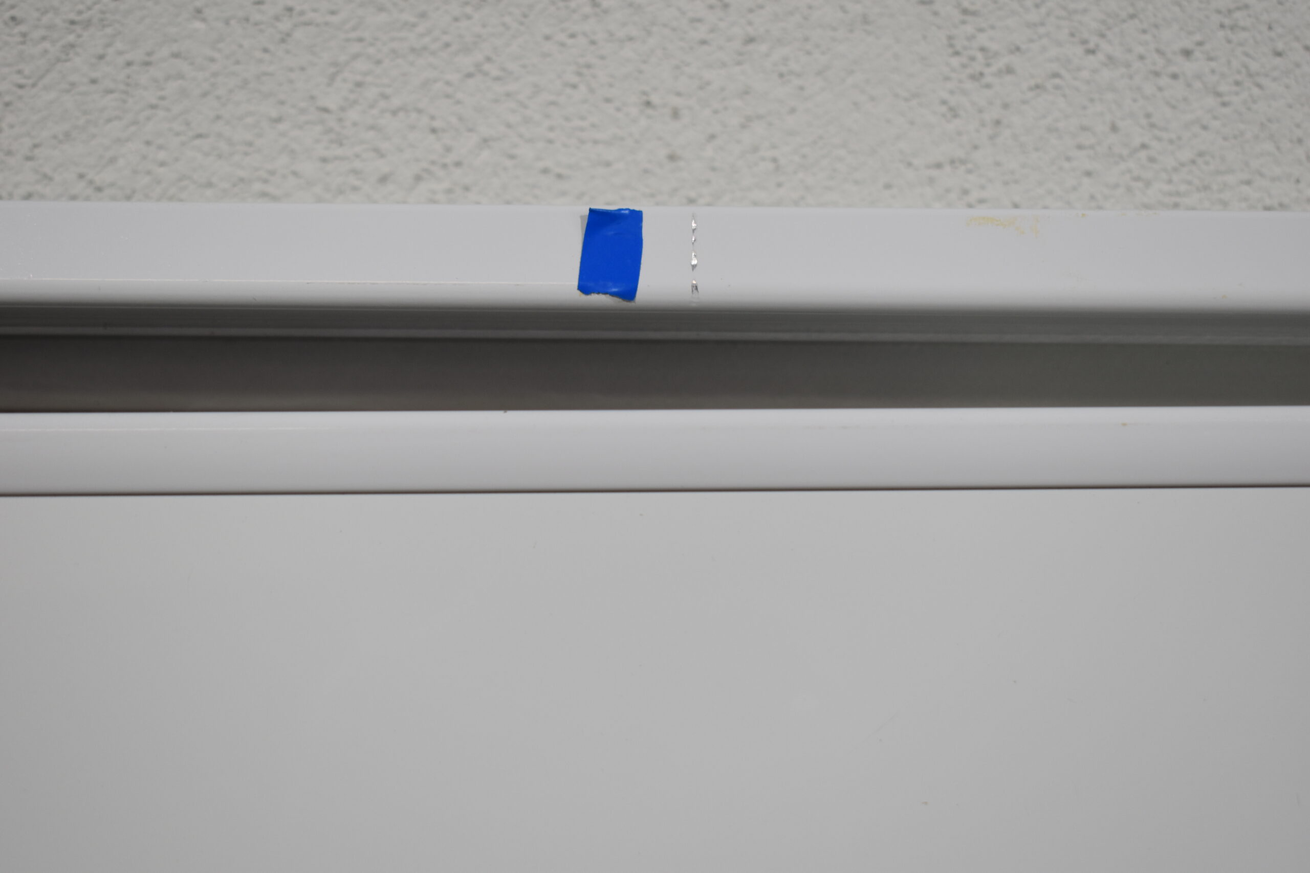 Arto Aufbautür 1810x600 mit Rahmen; weiß/schwarz – Bild 3