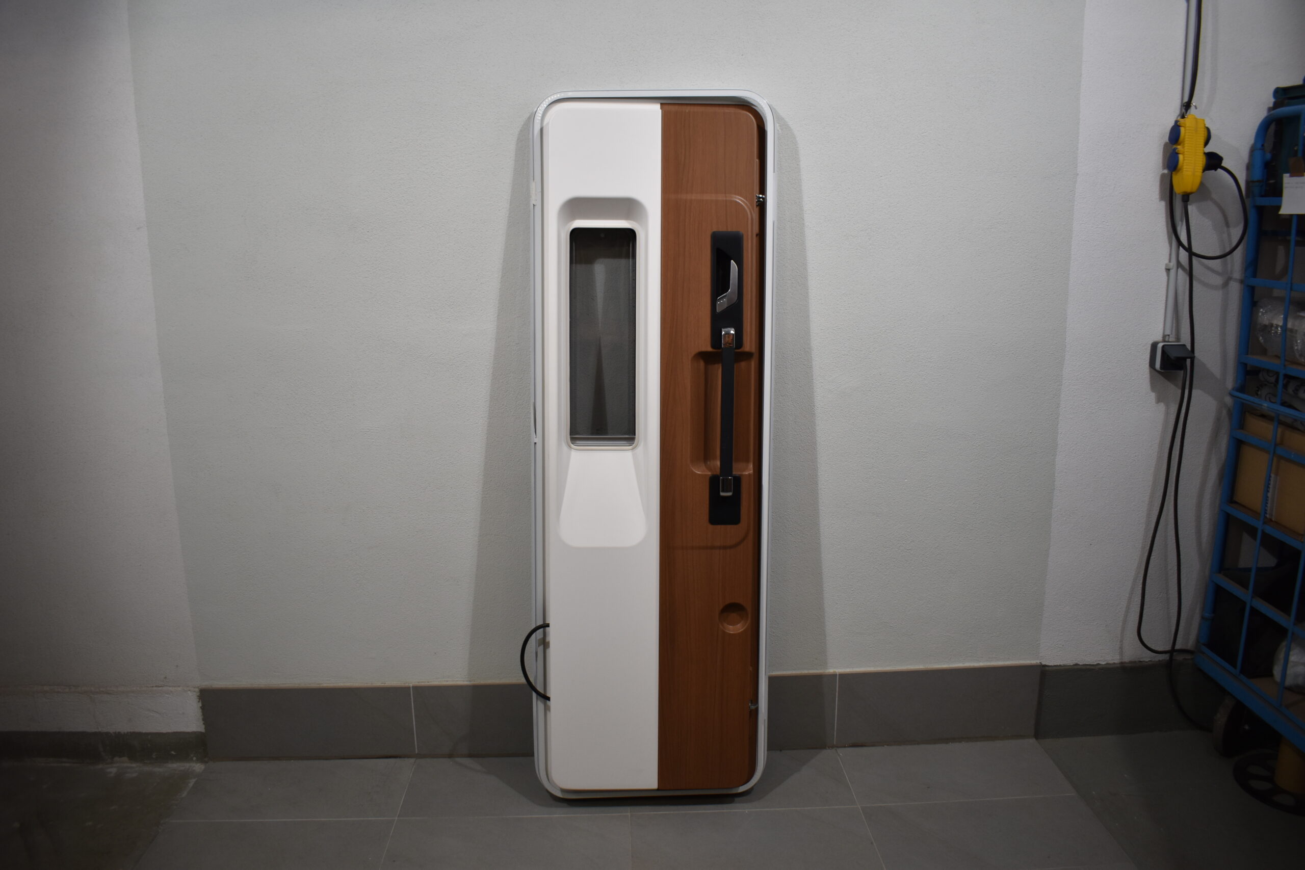 Arto Aufbautür 1810x600 mit Rahmen; weiß/schwarz – Bild 11