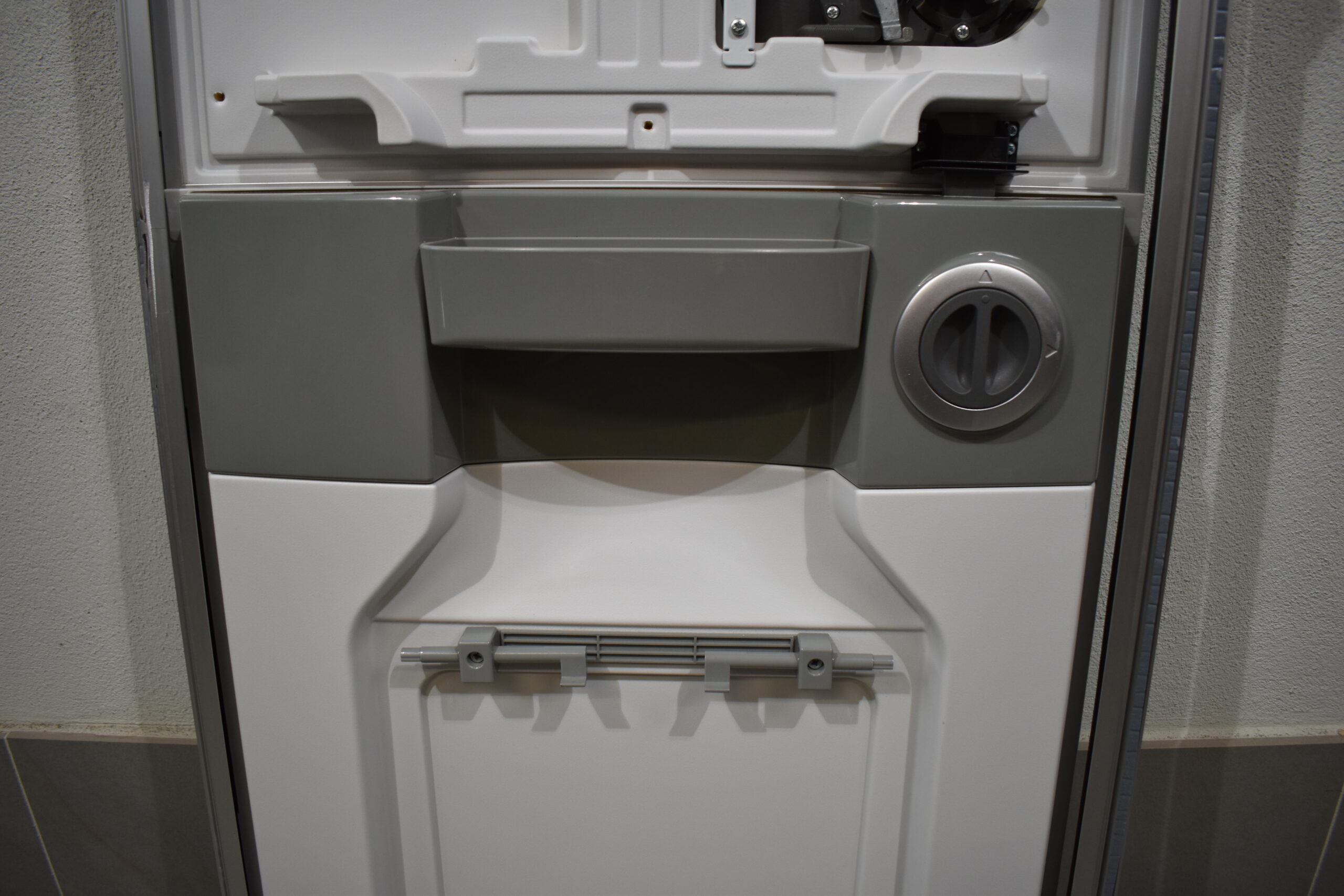 Knaus Aufbautür grau/weiß 600x1720mm – Bild 14