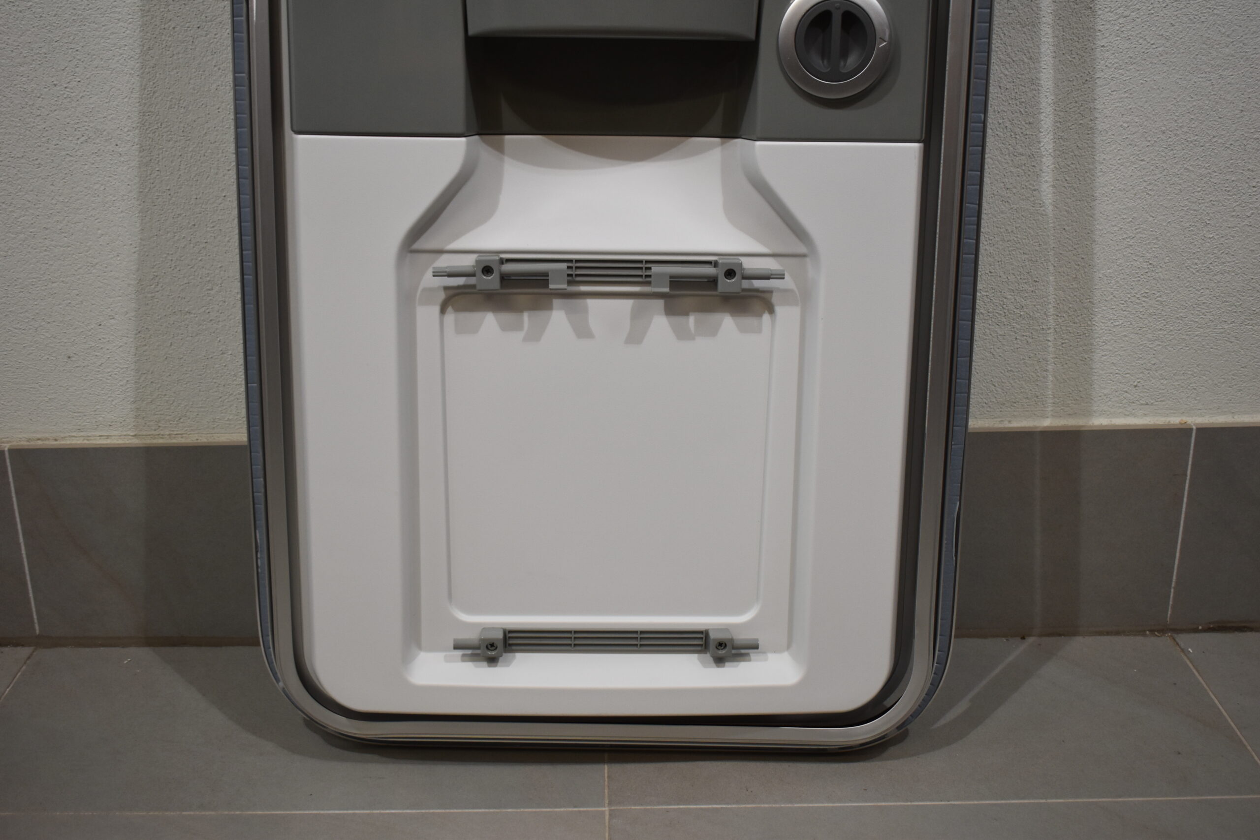 Knaus Aufbautür grau/weiß 600x1720mm – Bild 15