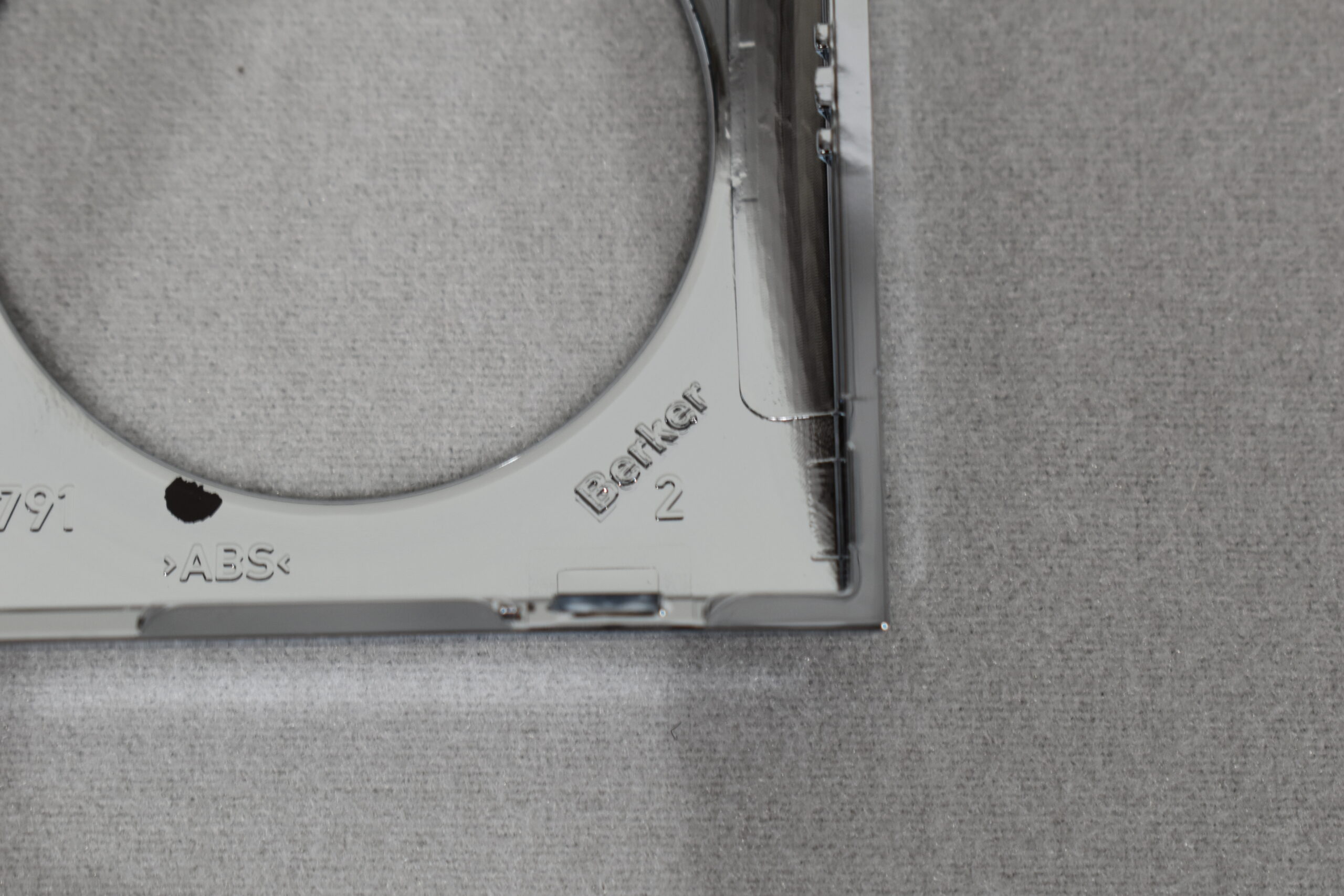 Berker Schalterrahmen; Chrom – Bild 4