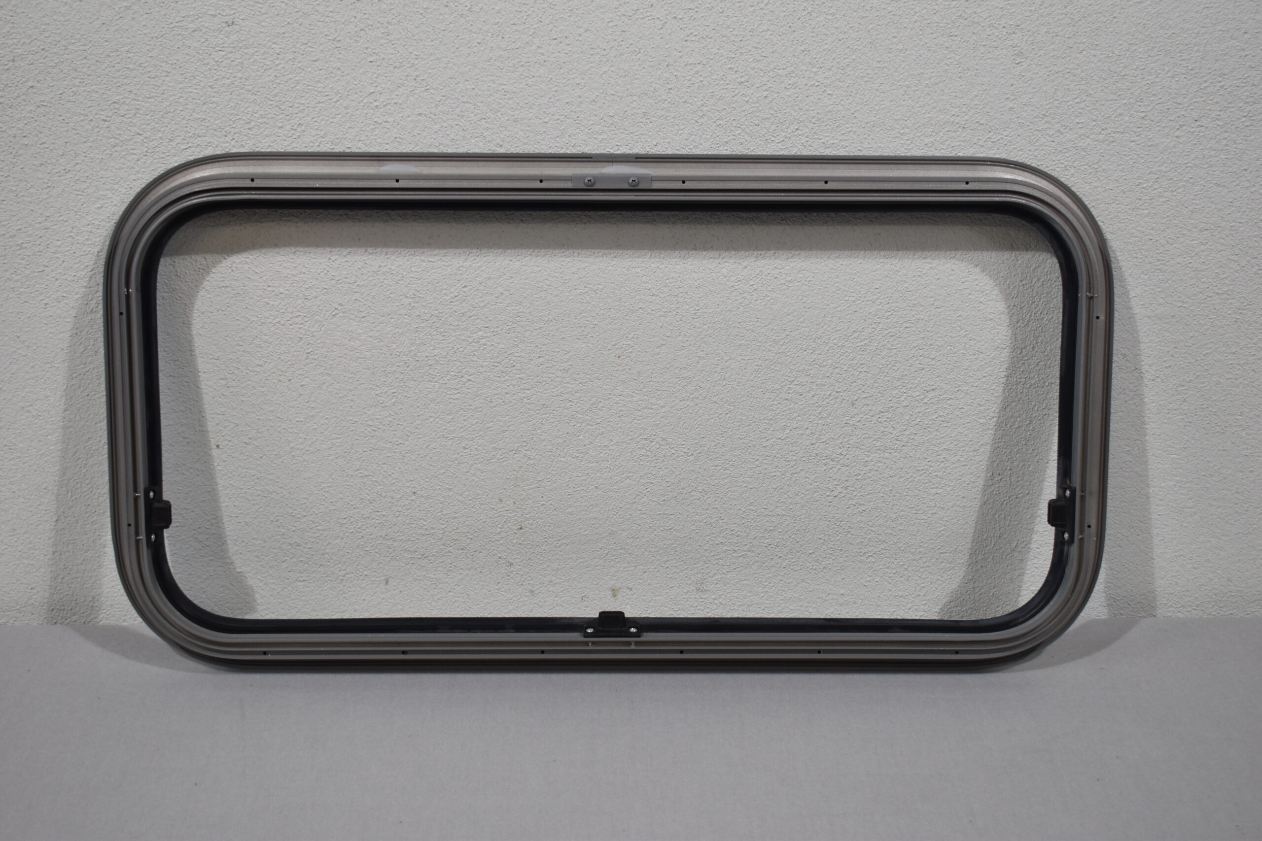 Dometic S7 Außenrahmen 700x350mm; hell grau – Bild 5