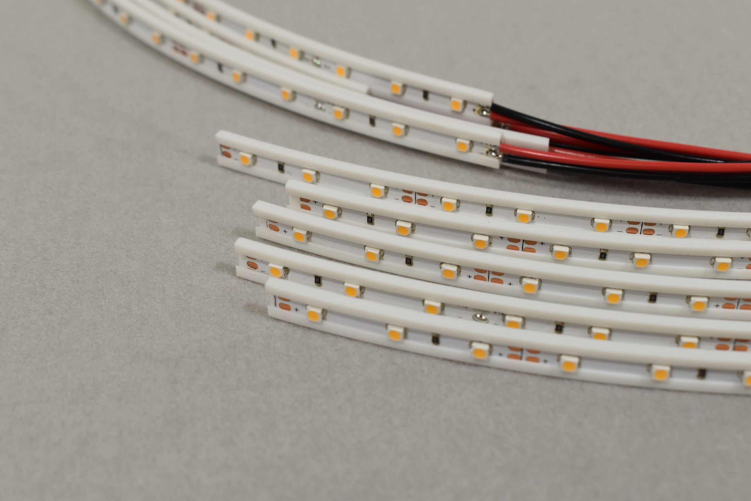 Dometic LED-Flexband-Satz mit Schutzprofiel 1400mm – Bild 3