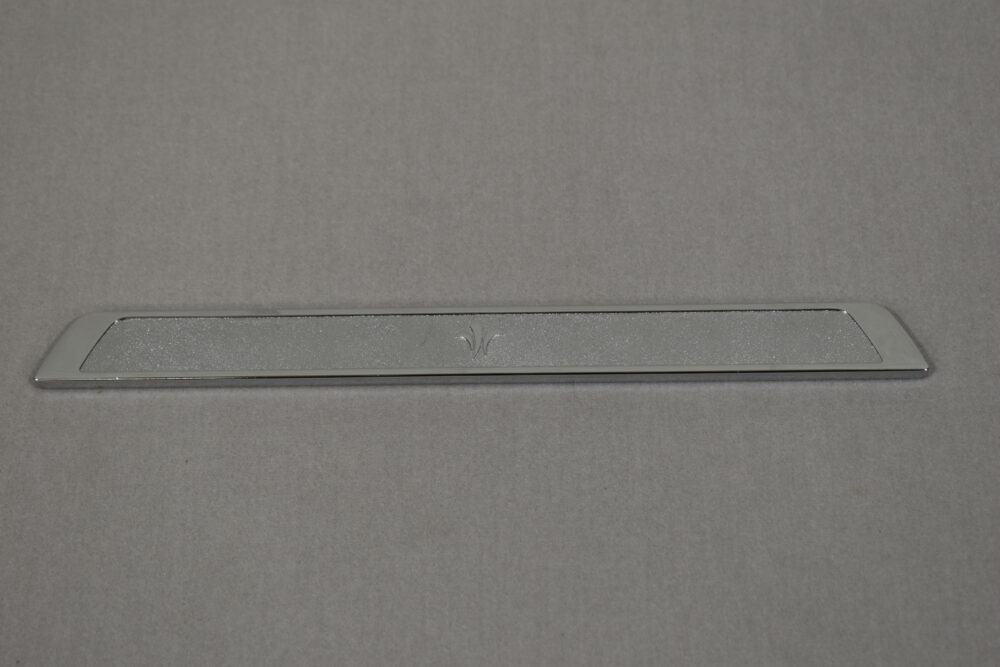 Niesmann und Bischoff Chromblende mit Lilie; 6x25x270mm – Bild 2