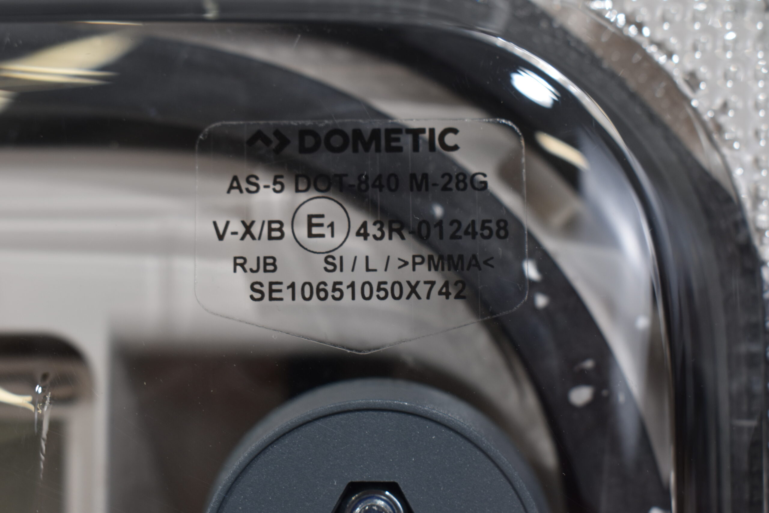 Dometic Dachhaube 1050x742mm – Bild 4