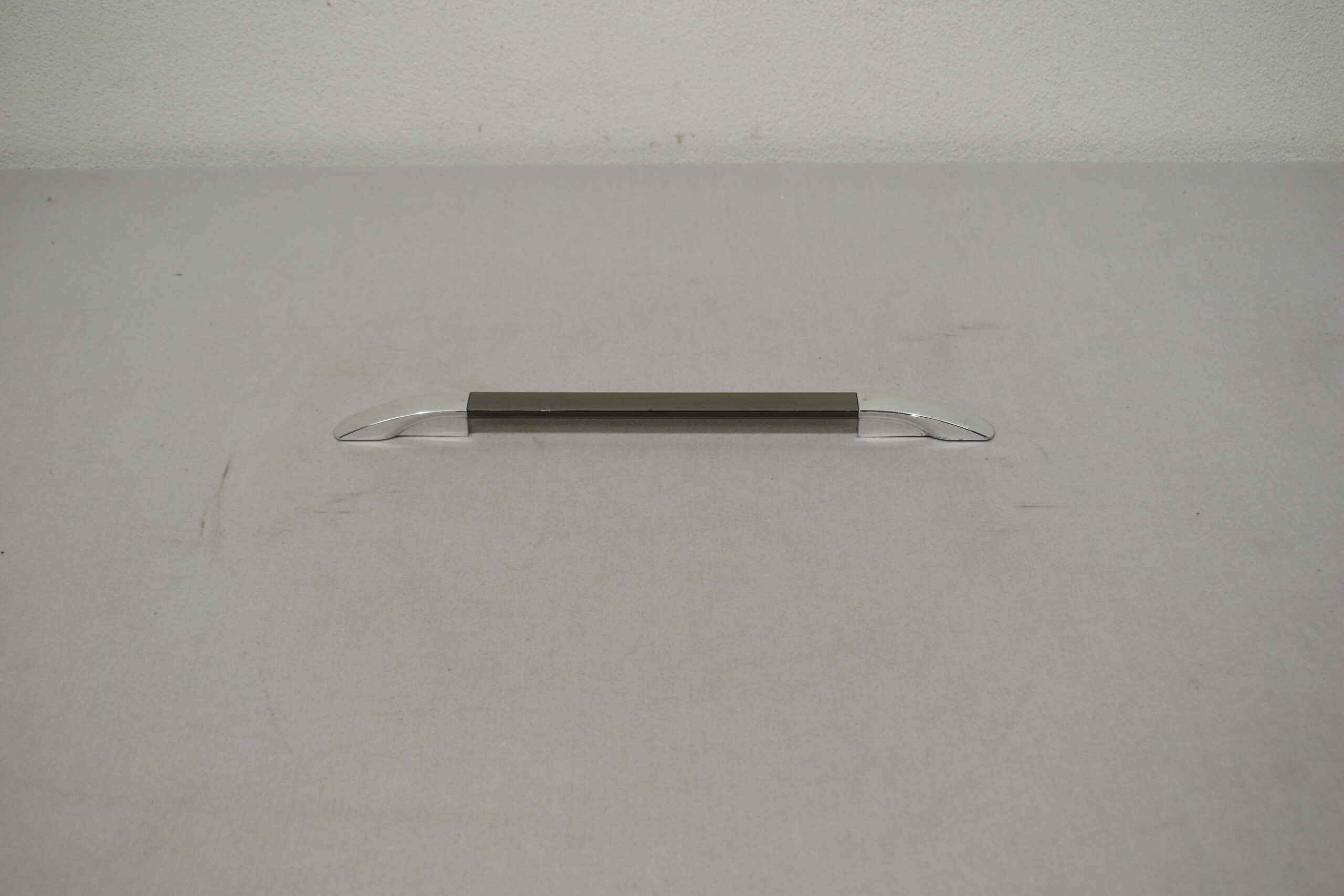 Bügelgriff / Möbelgriff; chrom; 435x25mm