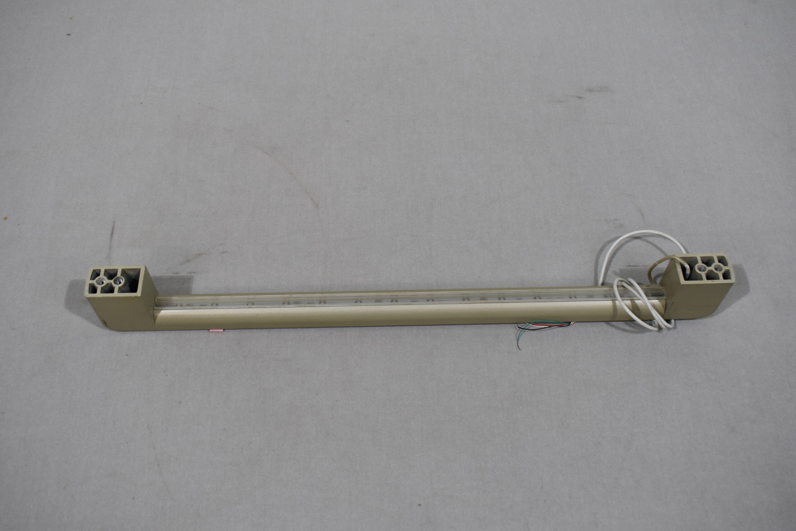 Niesmann und Bischoff Türeinstiegs-Griff mit Licht; Gold – Bild 4