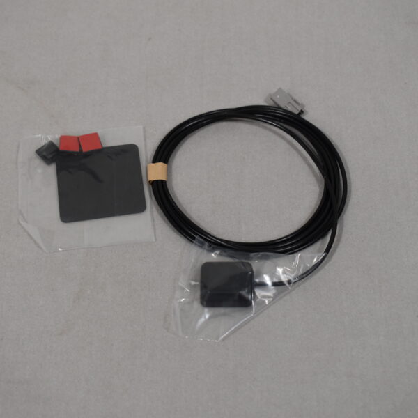 Alternative view of GPS Navi Antenne; Alphatronics Navi X903D