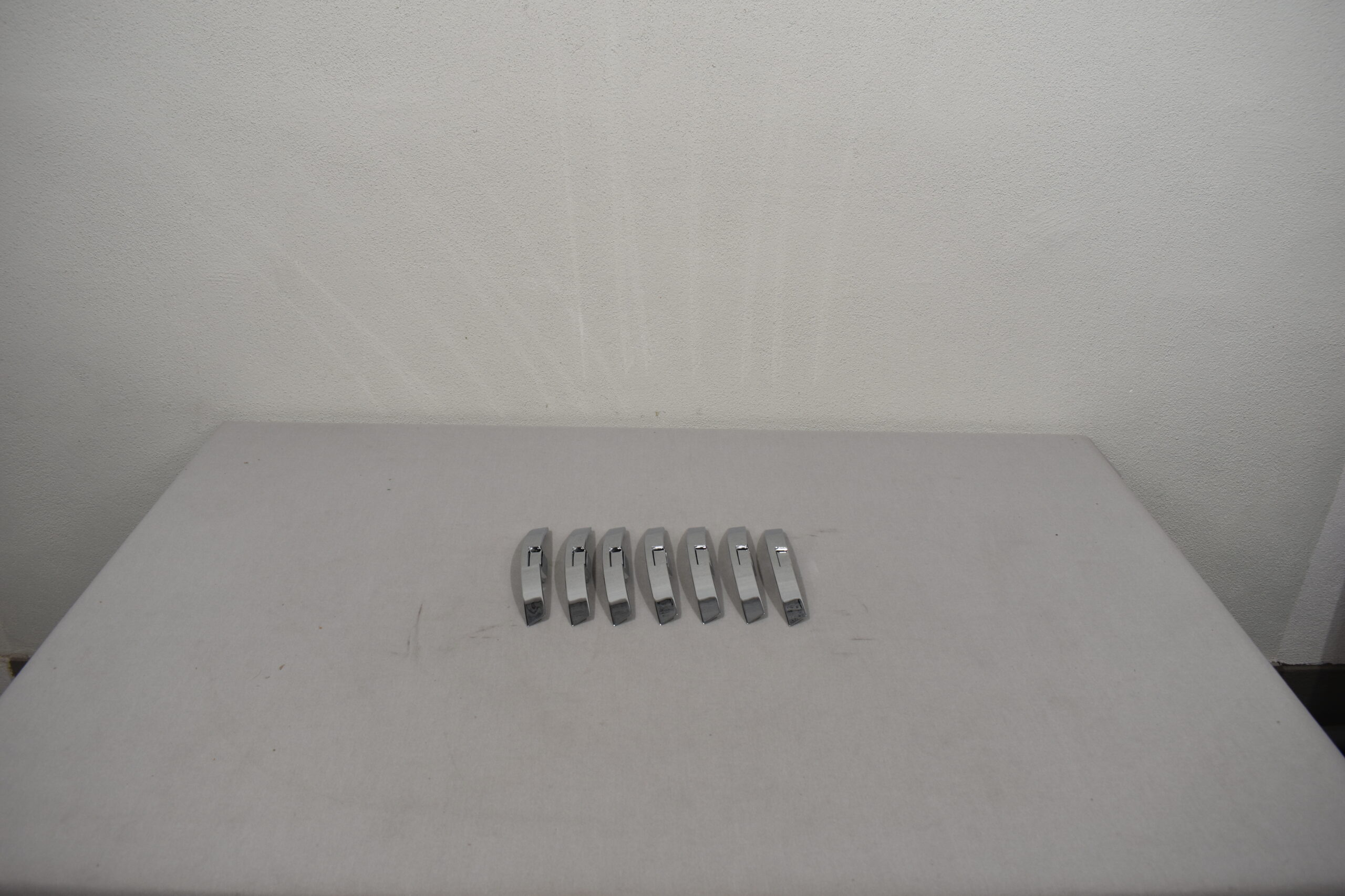 Reimo Schrank / Möbelgriff-Set; oval