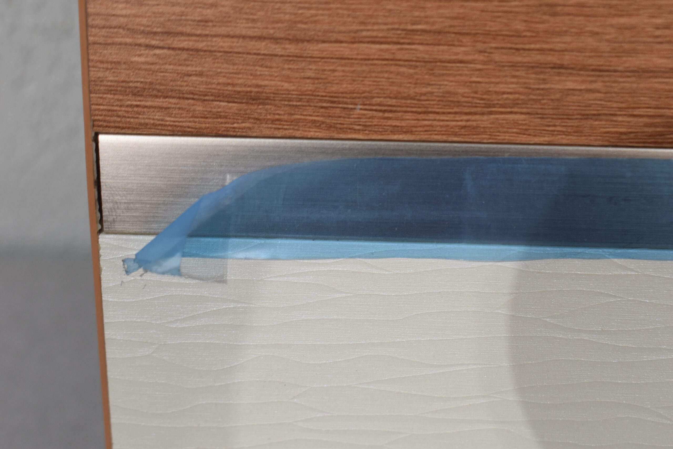 Möbelklappe gebogen; braun-weiß; 244x451mm – Bild 3