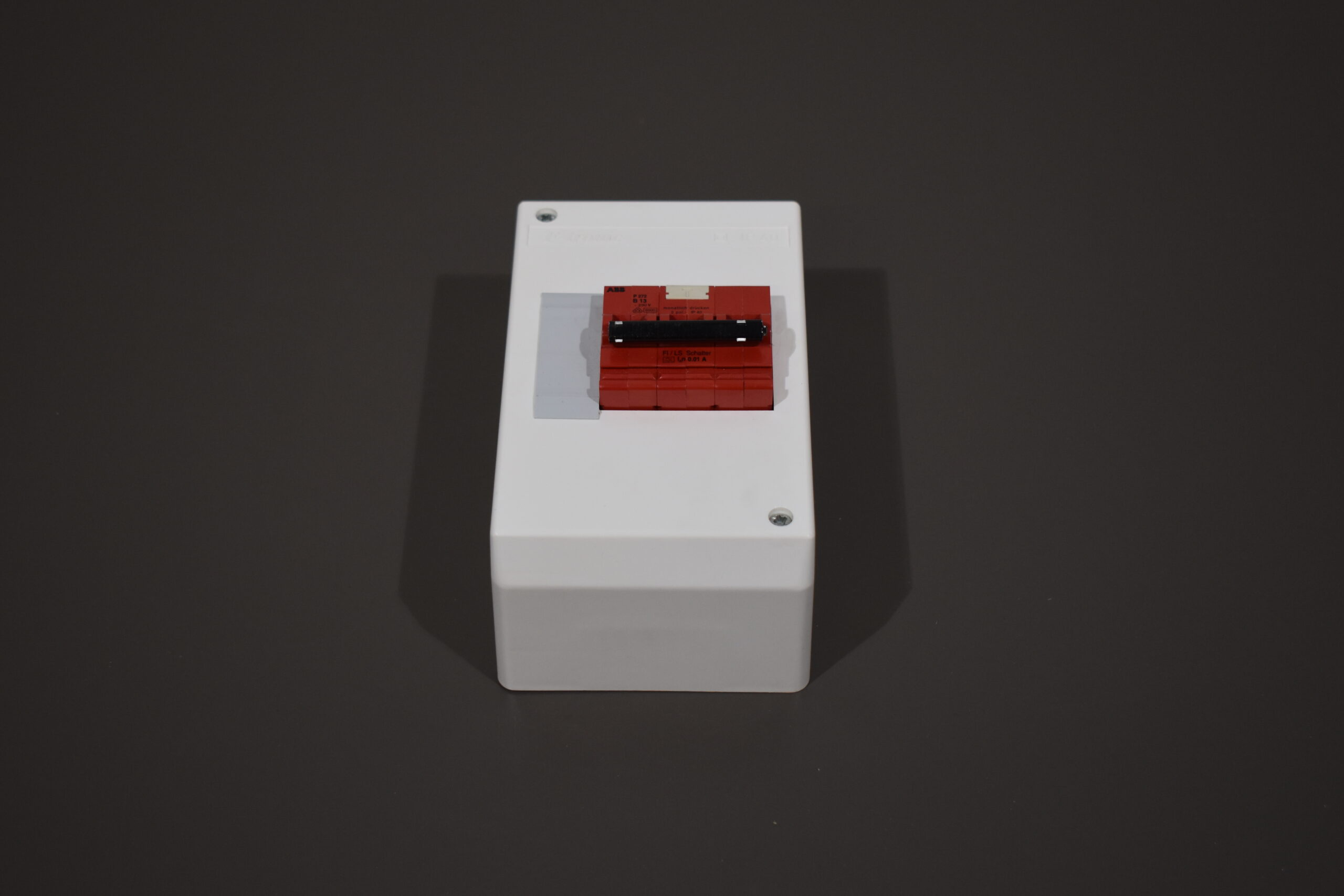 Sicherungskasten mit 3 reihiger Sicherung – Bild 2