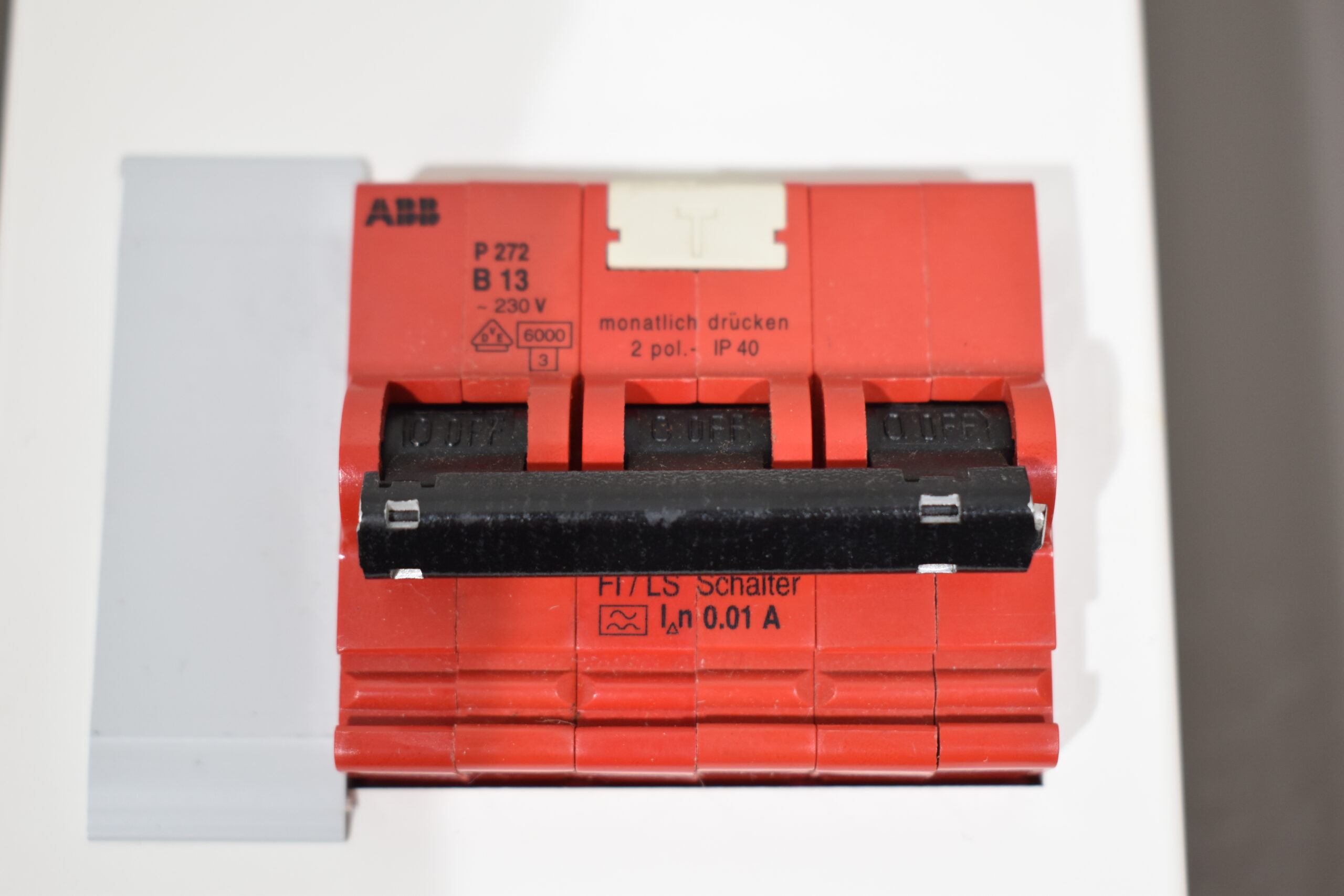 Sicherungskasten mit 3 reihiger Sicherung – Bild 3