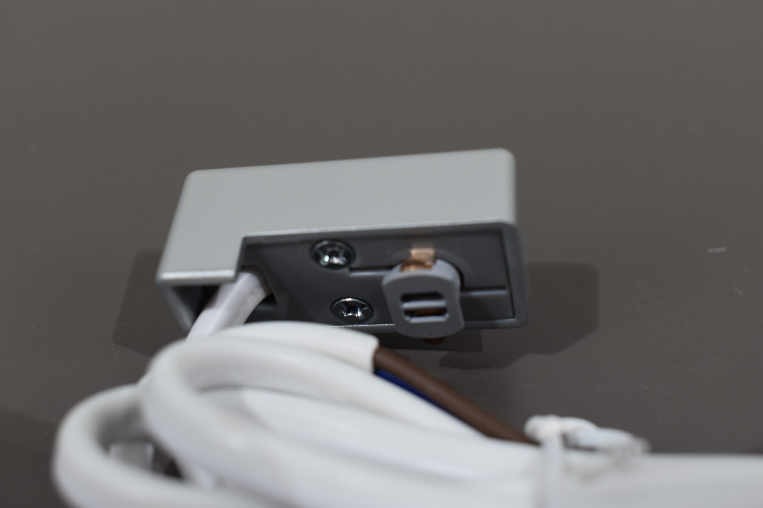 Stromeinspeisung für 12 Dometic Stromschiene – Bild 8