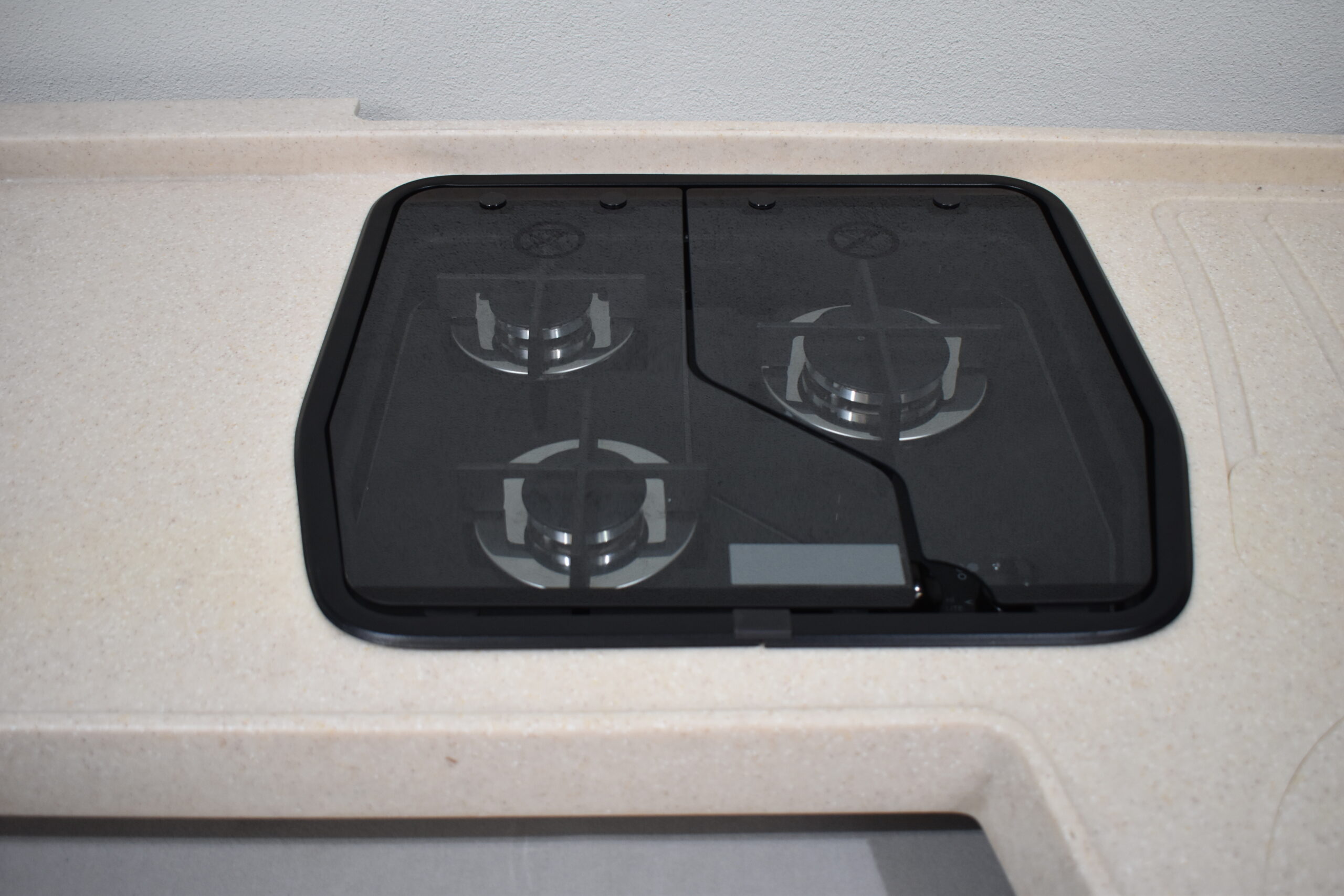 Niesmann und Bischoff Küchenplatte mit Thetford Gaskocher – Bild 4