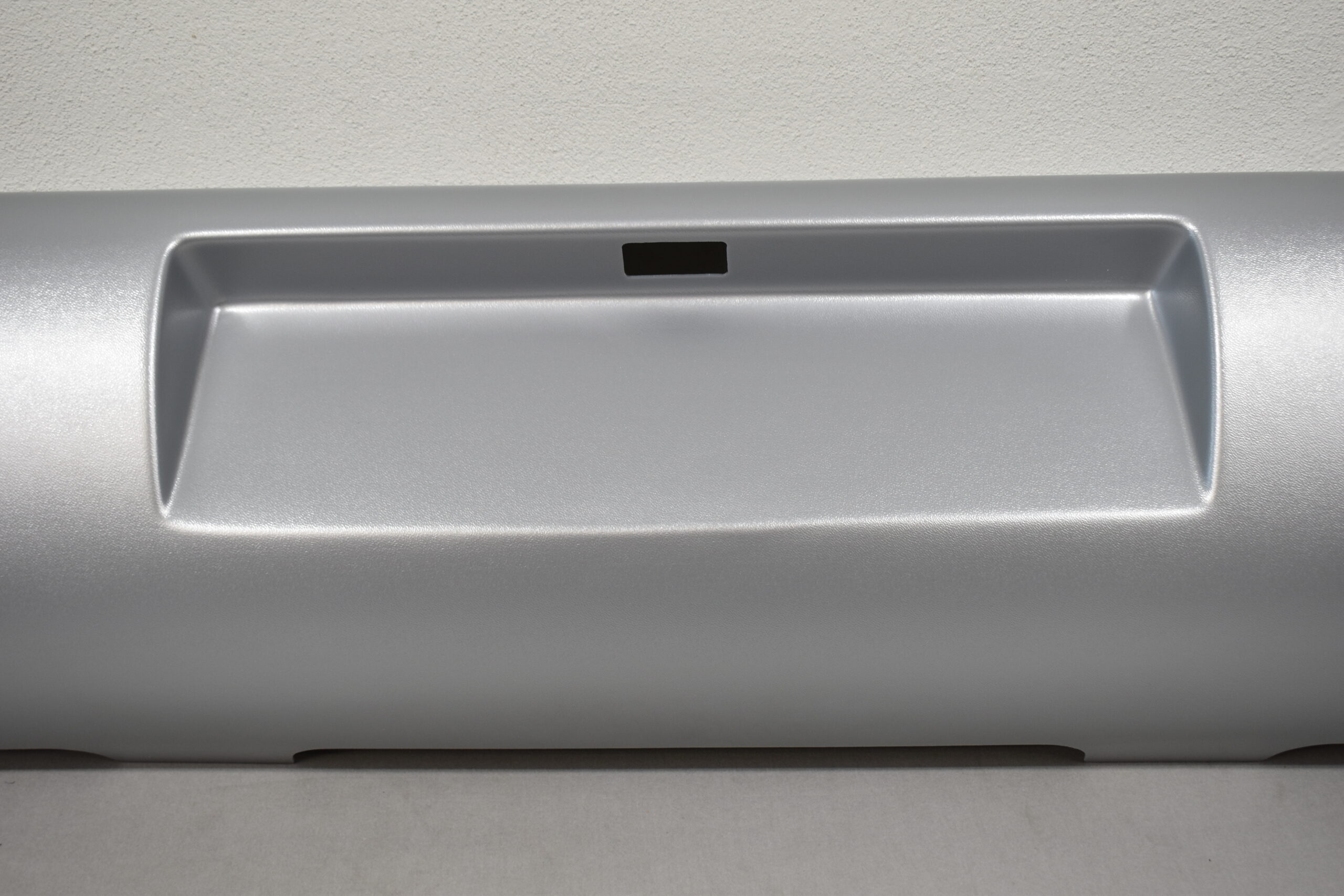 Heckleuchtenträger Mittelteil; grau – Bild 4