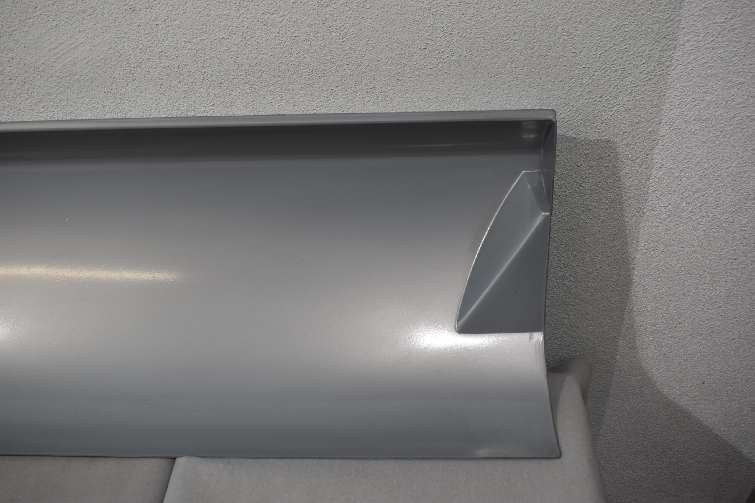 Heckleuchtenträger Mittelteil; grau – Bild 10