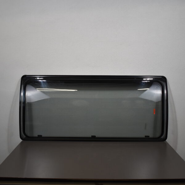 Polyplastic Ausstellscheibe gebogen; 1525x687mm
