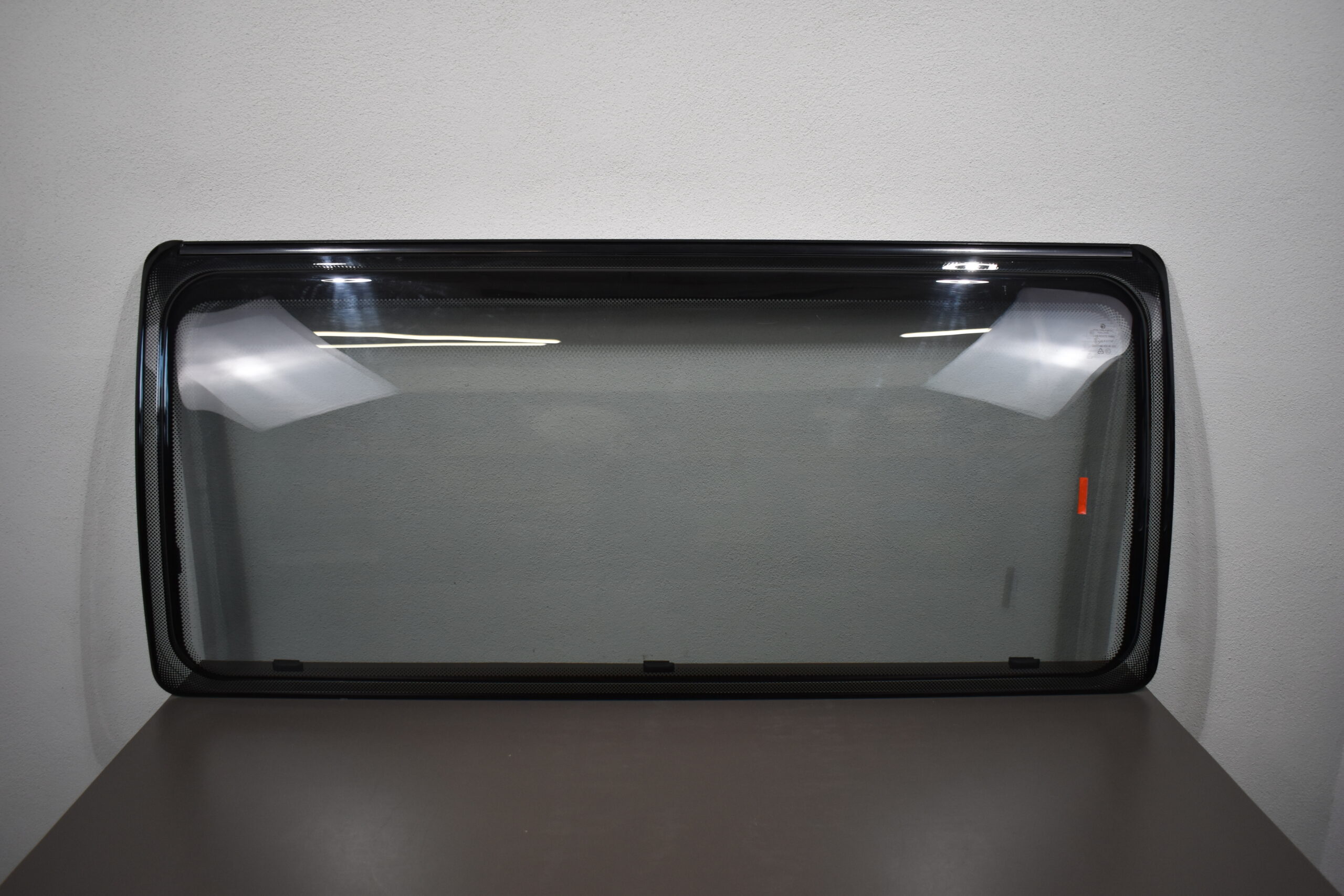 Polyplastic Ausstellscheibe gebogen; 1525x687mm – Bild 2