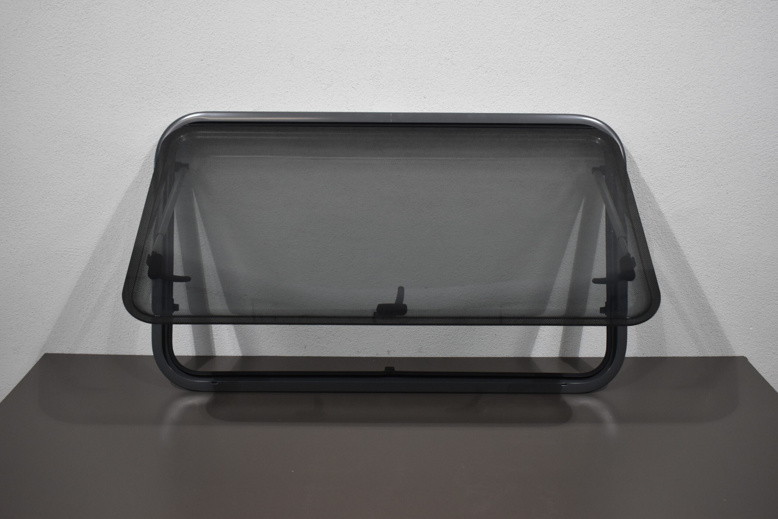 Dometic S7 P Ausstellfenster; 900x520mm; grau – Bild 3