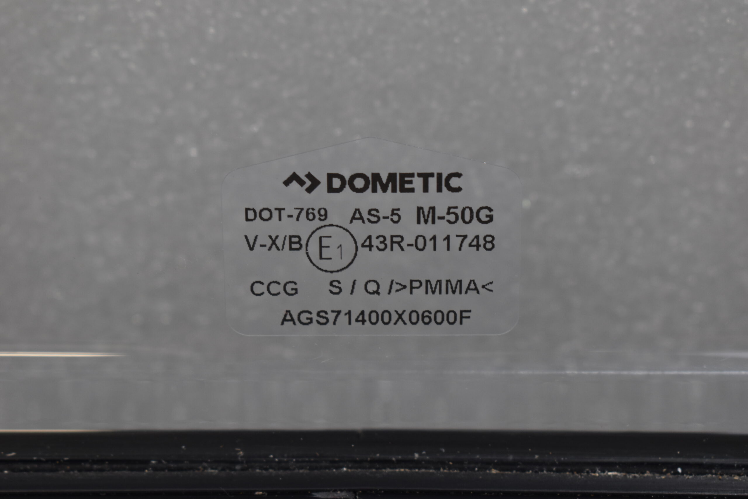 Dometic S7 Schiebefenster 1400x600mm; schwarz – Bild 4