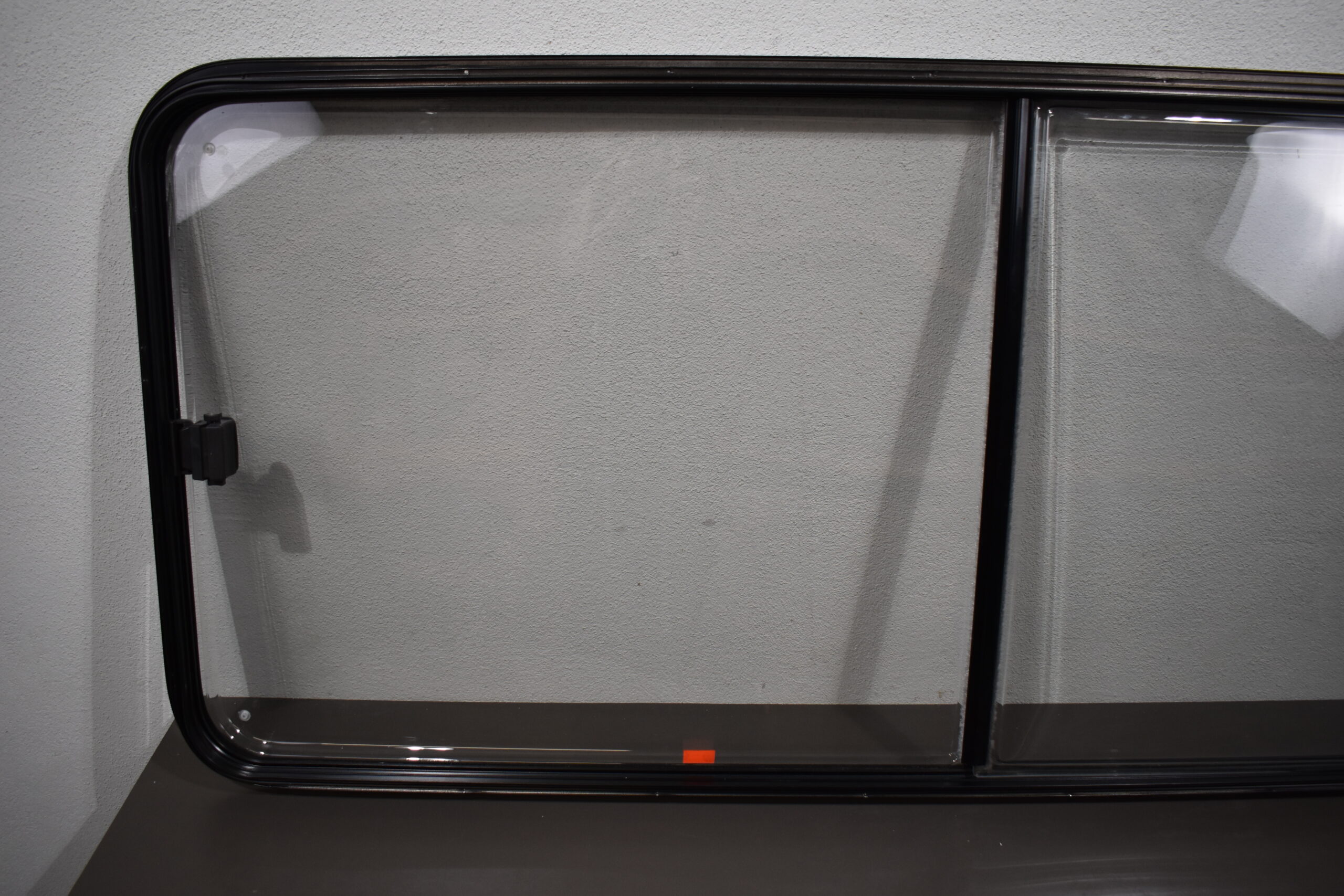 Dometic S7 Schiebefenster 1400x600mm; schwarz – Bild 7