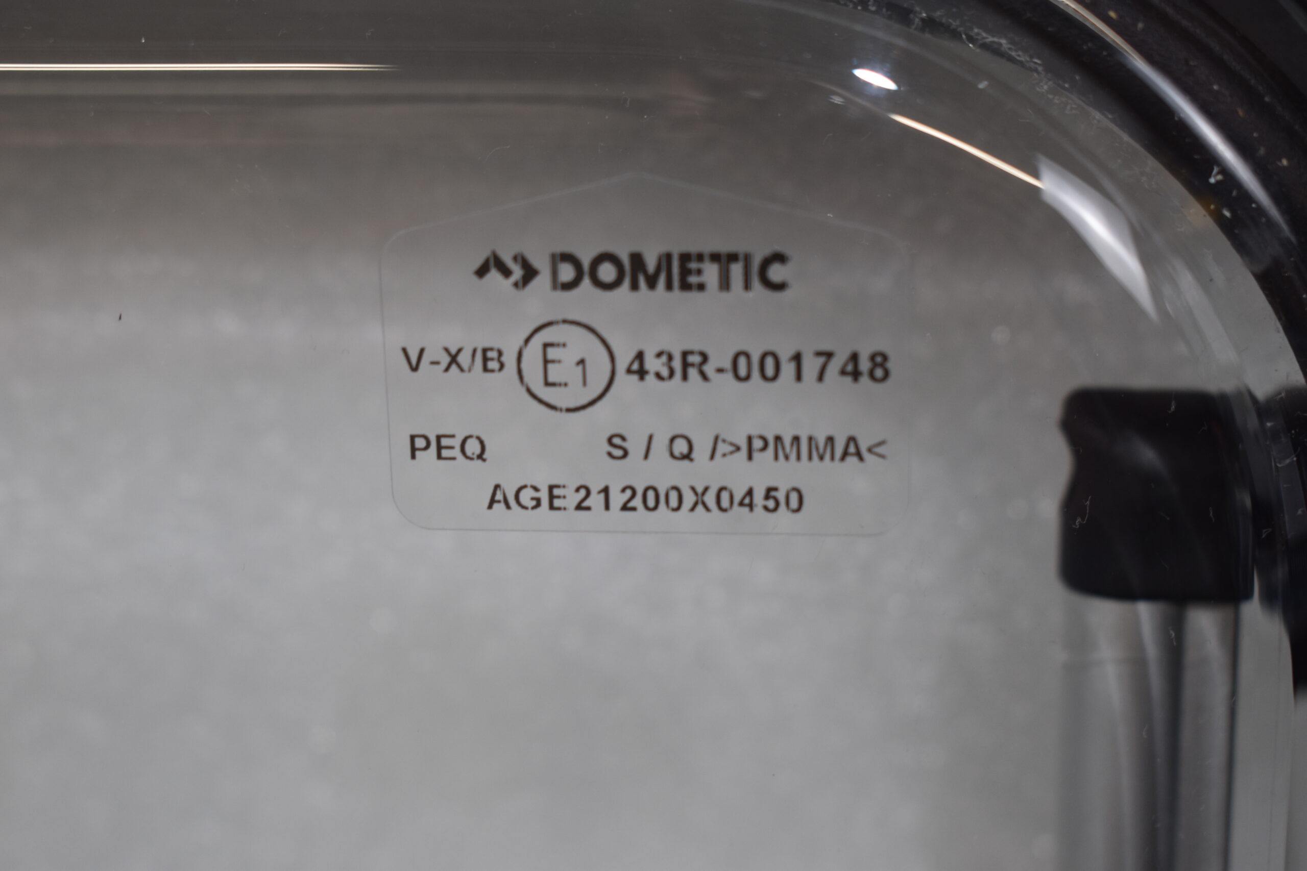 Dometic S7 Z Ausstellfenster 1200x450mm; grau – Bild 5