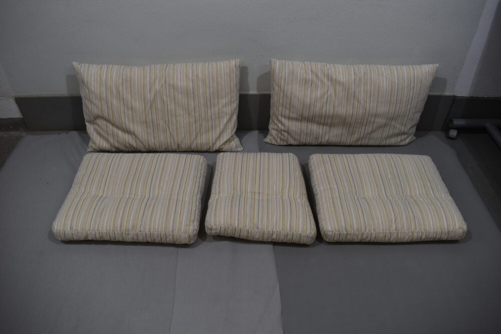 Polstersatz  / Kissensatz; beige gestreift – Bild 9