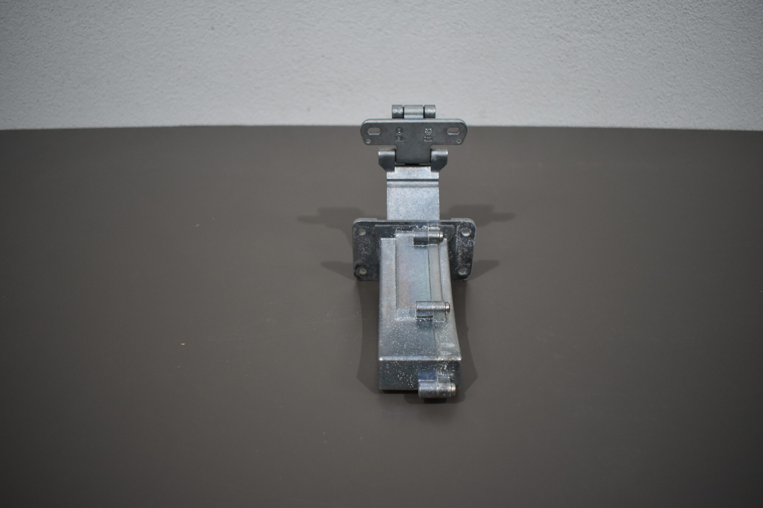 Dethleffs Ersatzscharnier für Hartal Türen; rechts – Bild 8