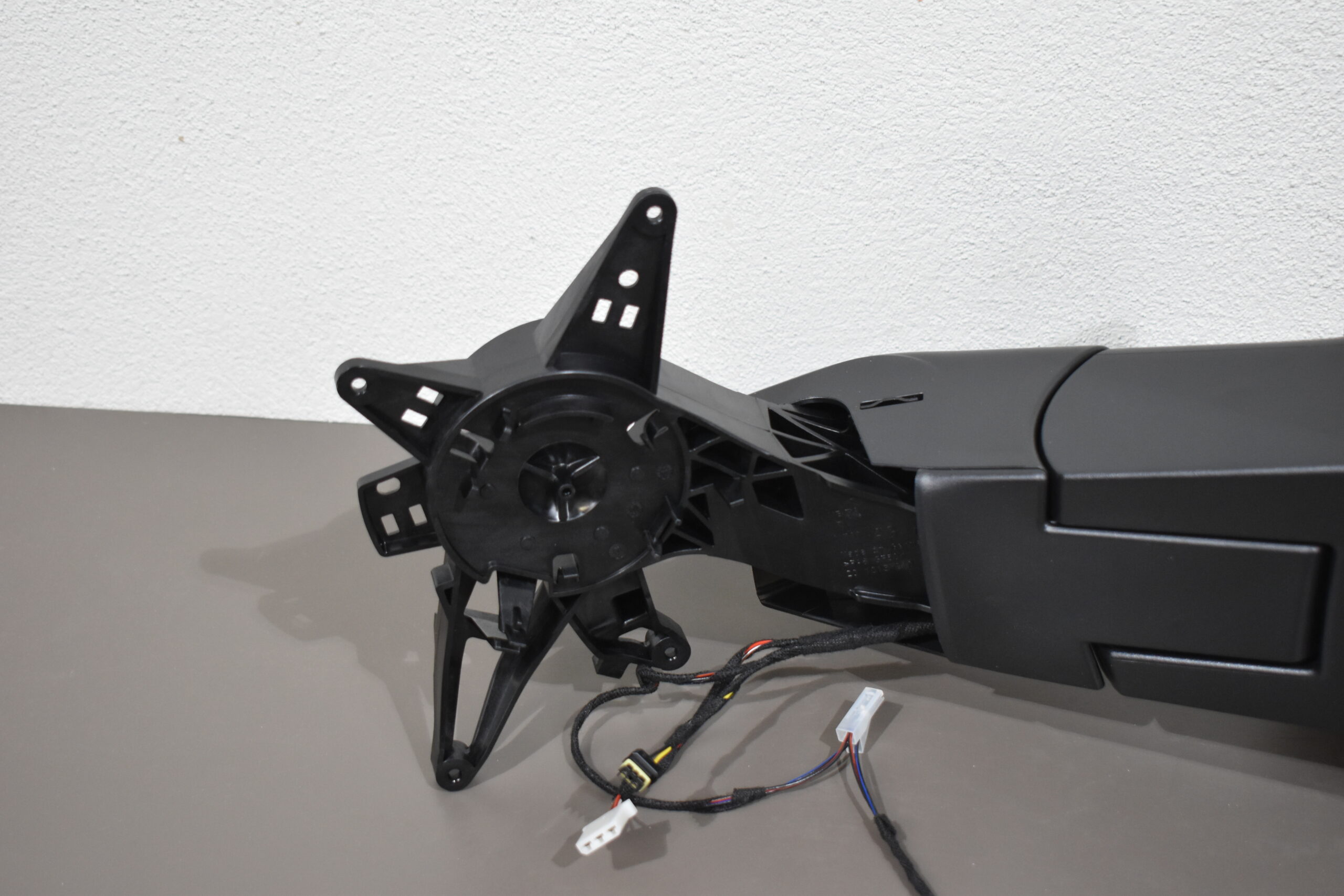 Spiegelarm VW Crafter; schwarz – Bild 3